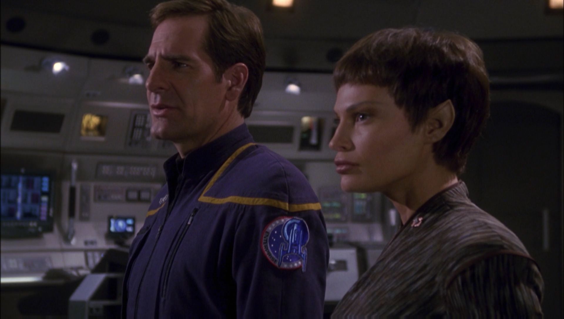 ariane179254_Enterprise_1x01-1x02_BrokenBow_4312.jpg