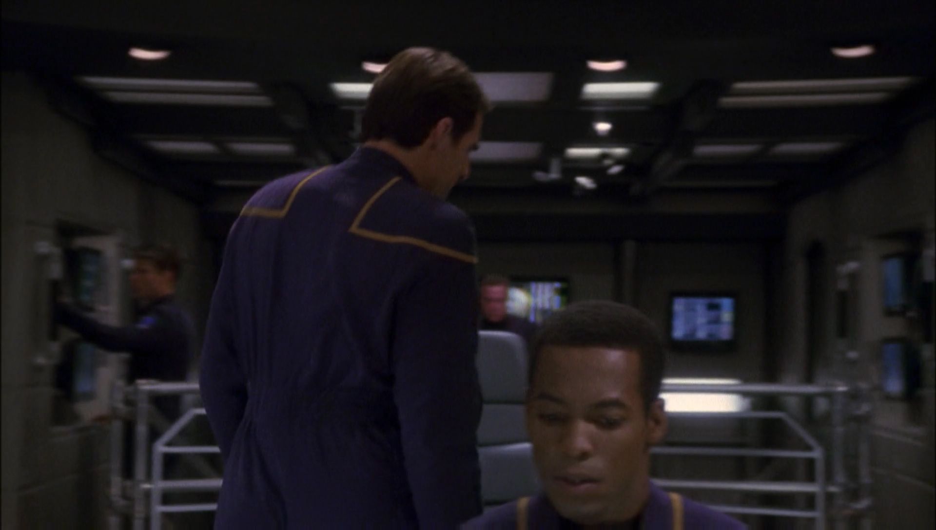 ariane179254_Enterprise_1x01-1x02_BrokenBow_4337.jpg