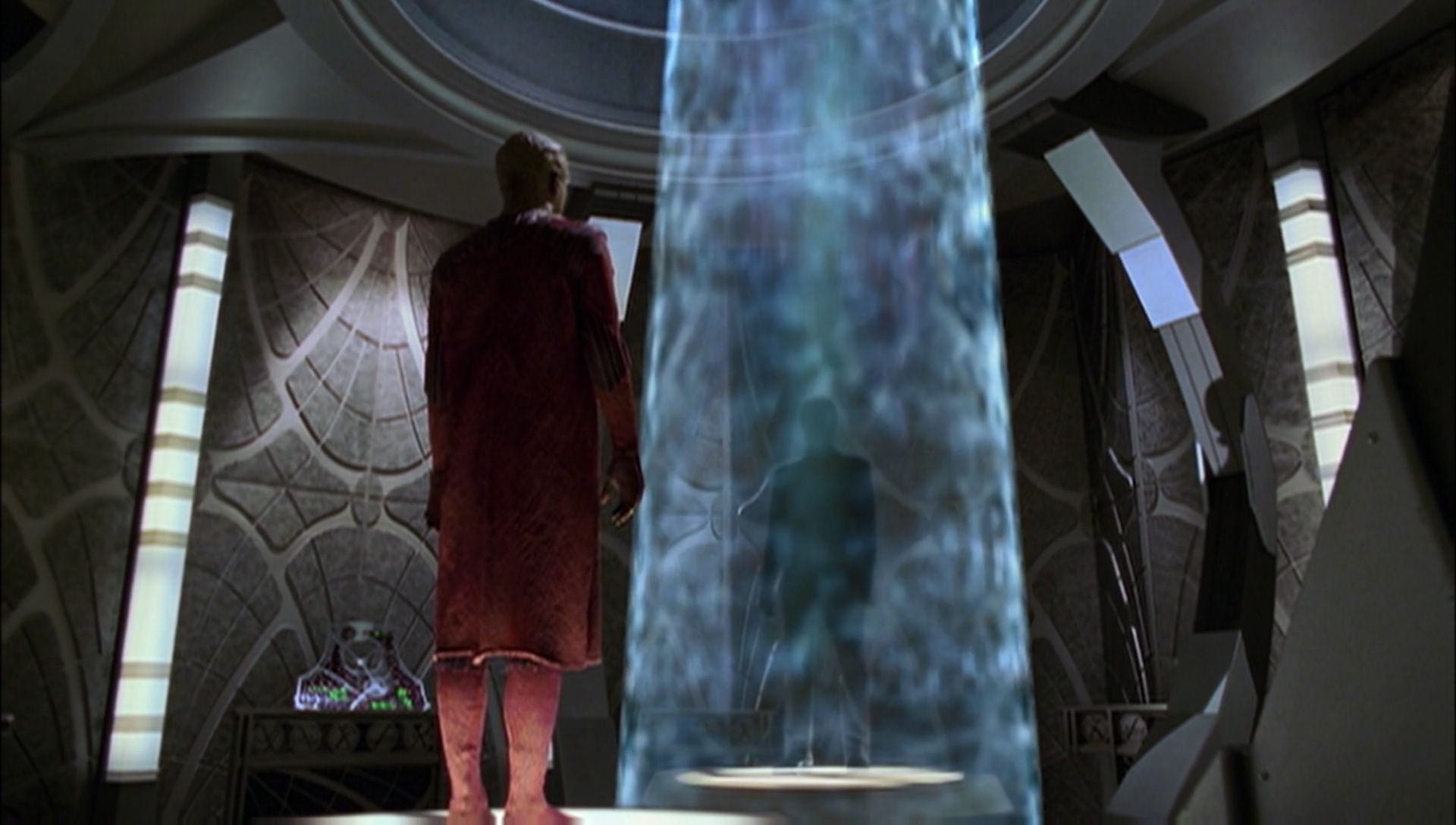 ariane179254_Enterprise_1x01-1x02_BrokenBow_4350.jpg