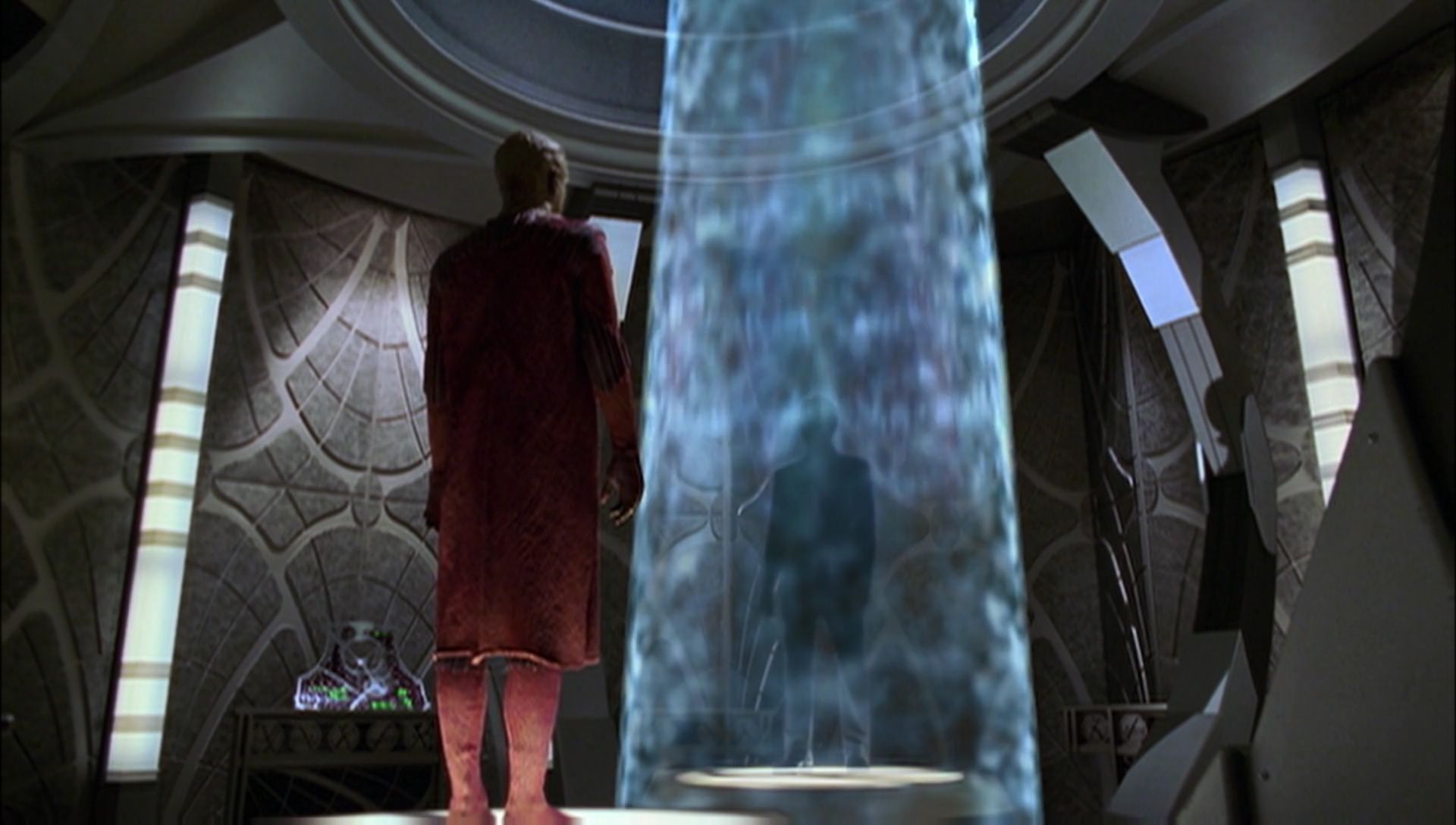 ariane179254_Enterprise_1x01-1x02_BrokenBow_4351.jpg