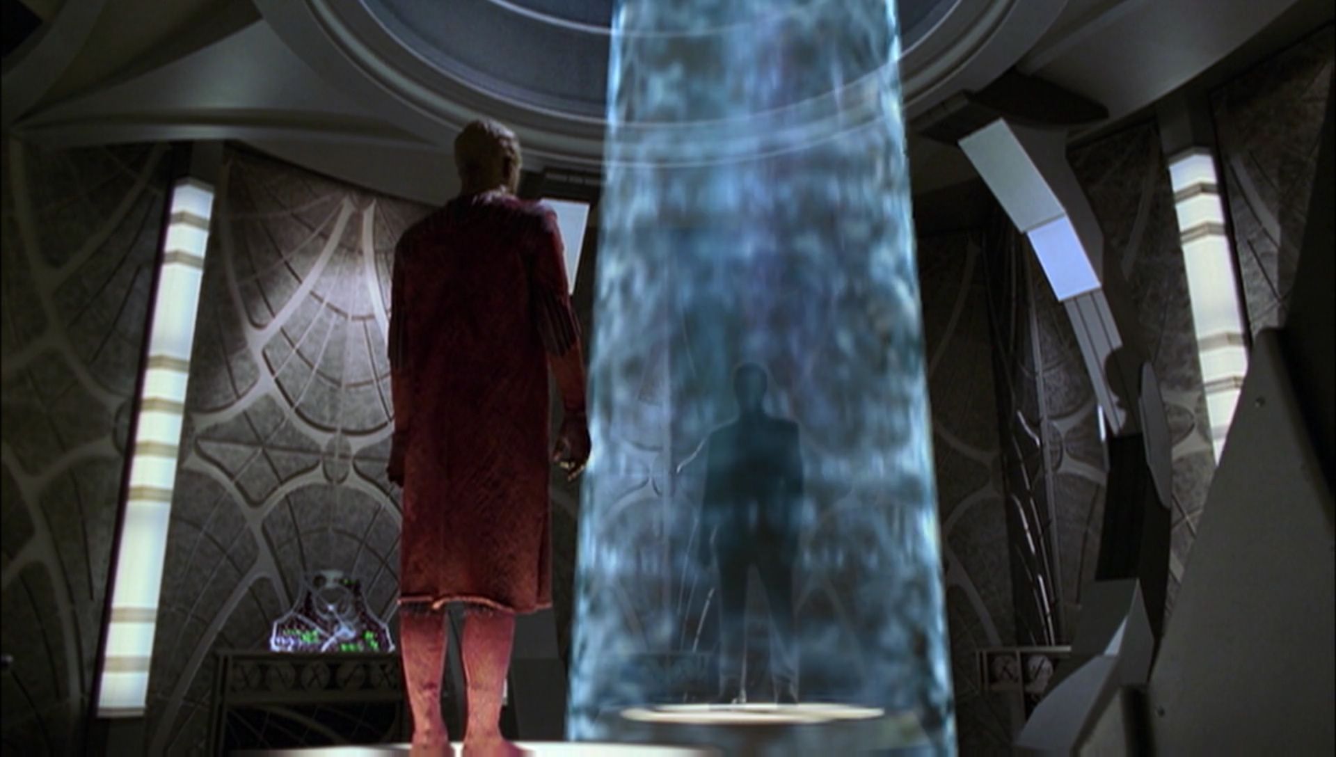 ariane179254_Enterprise_1x01-1x02_BrokenBow_4352.jpg