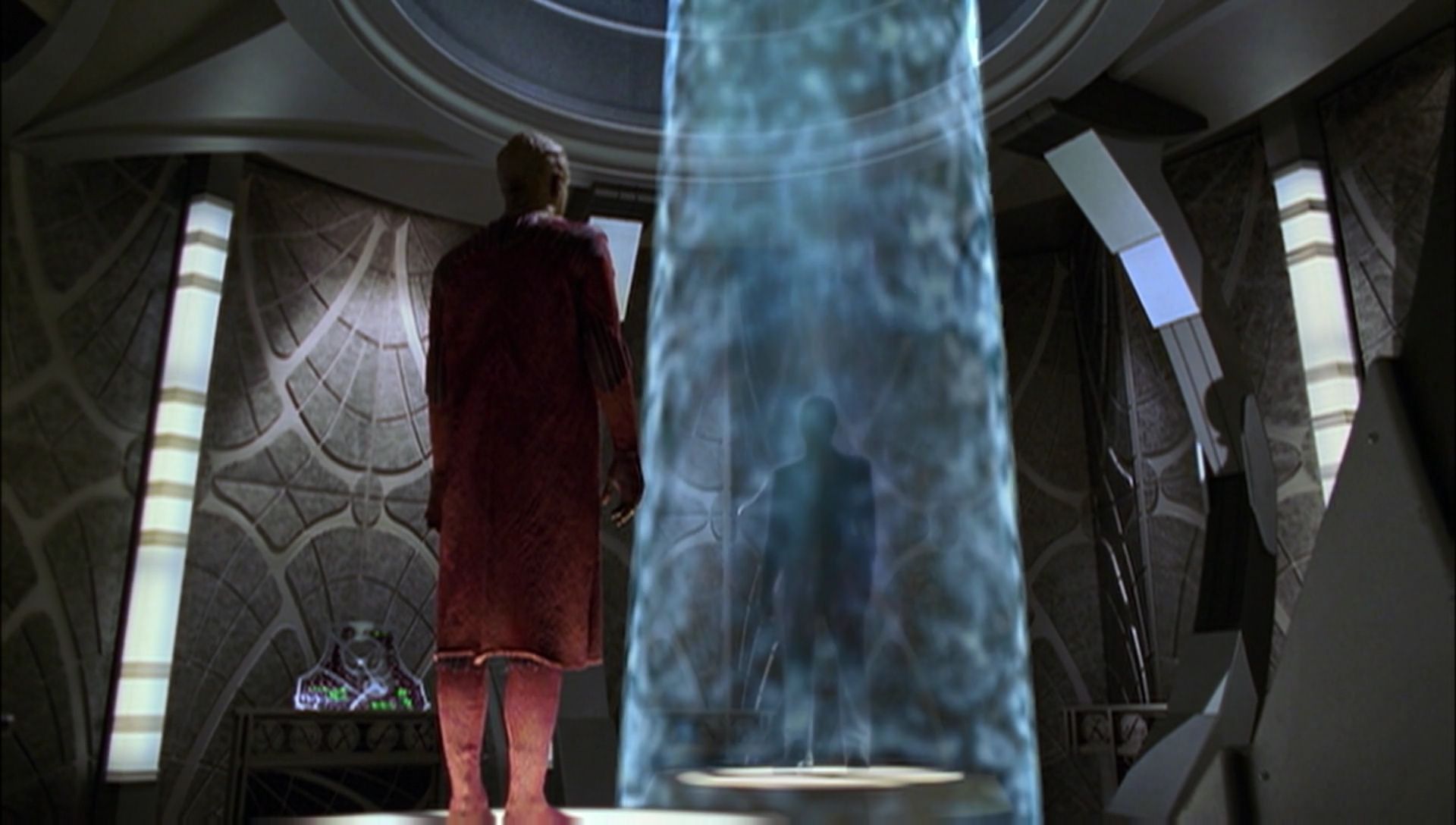 ariane179254_Enterprise_1x01-1x02_BrokenBow_4355.jpg