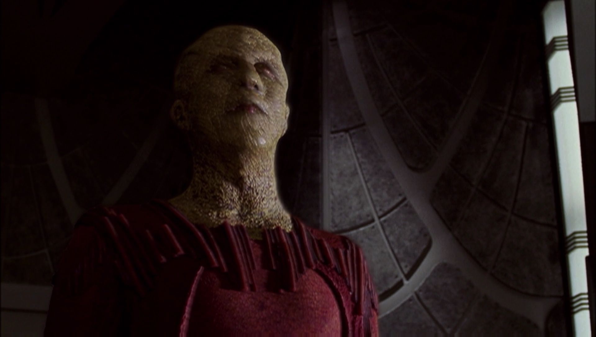 ariane179254_Enterprise_1x01-1x02_BrokenBow_4365.jpg