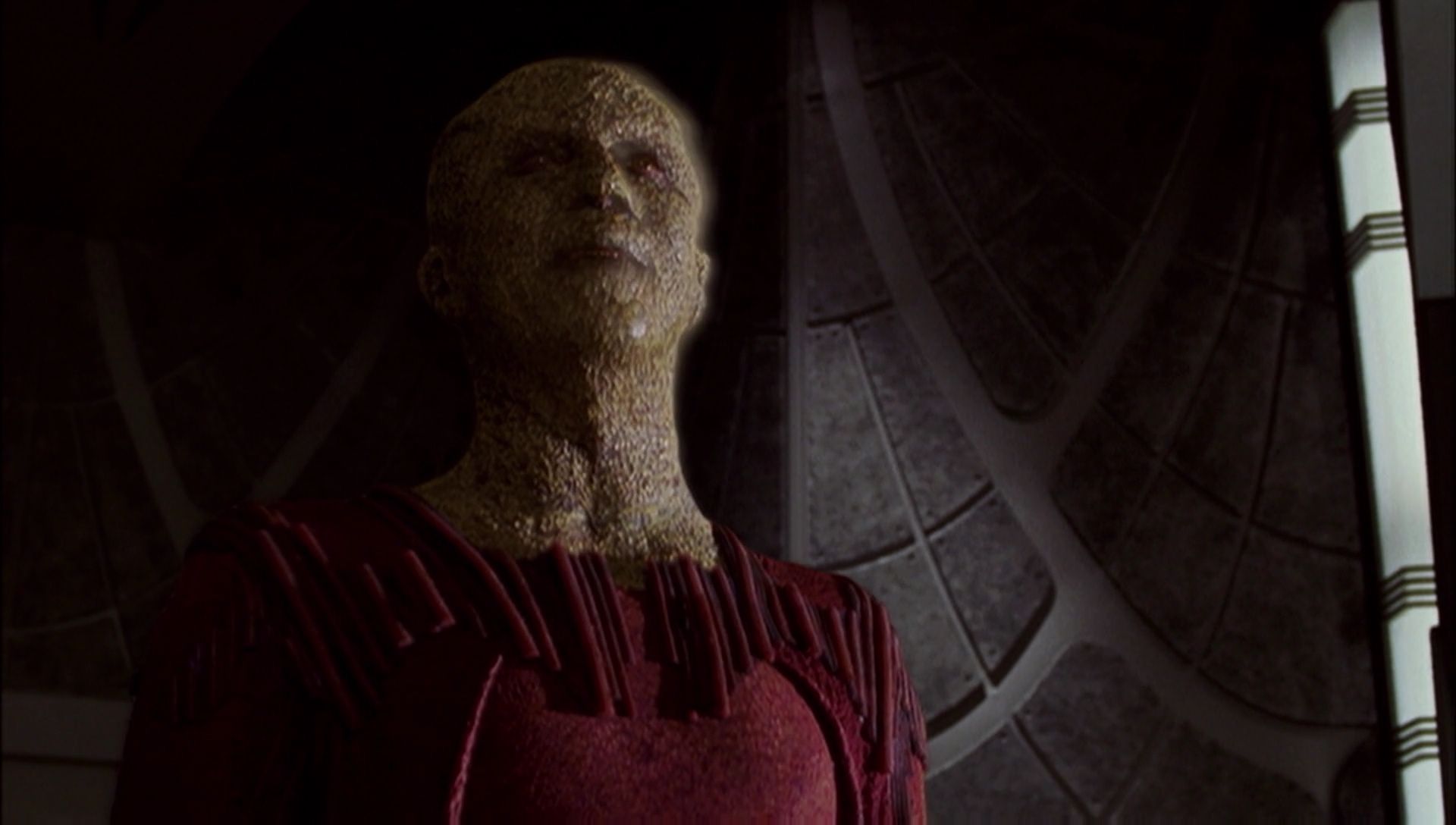 ariane179254_Enterprise_1x01-1x02_BrokenBow_4366.jpg