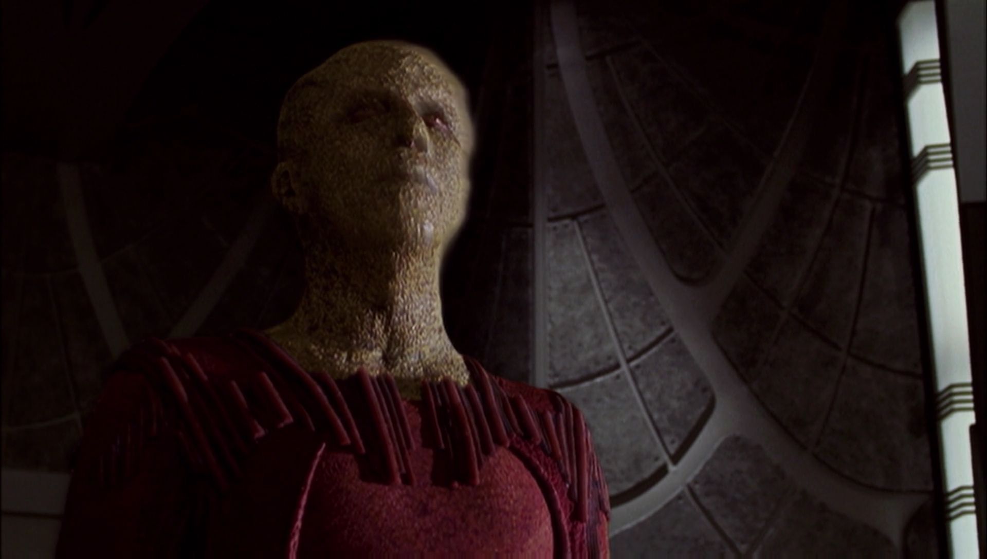 ariane179254_Enterprise_1x01-1x02_BrokenBow_4384.jpg