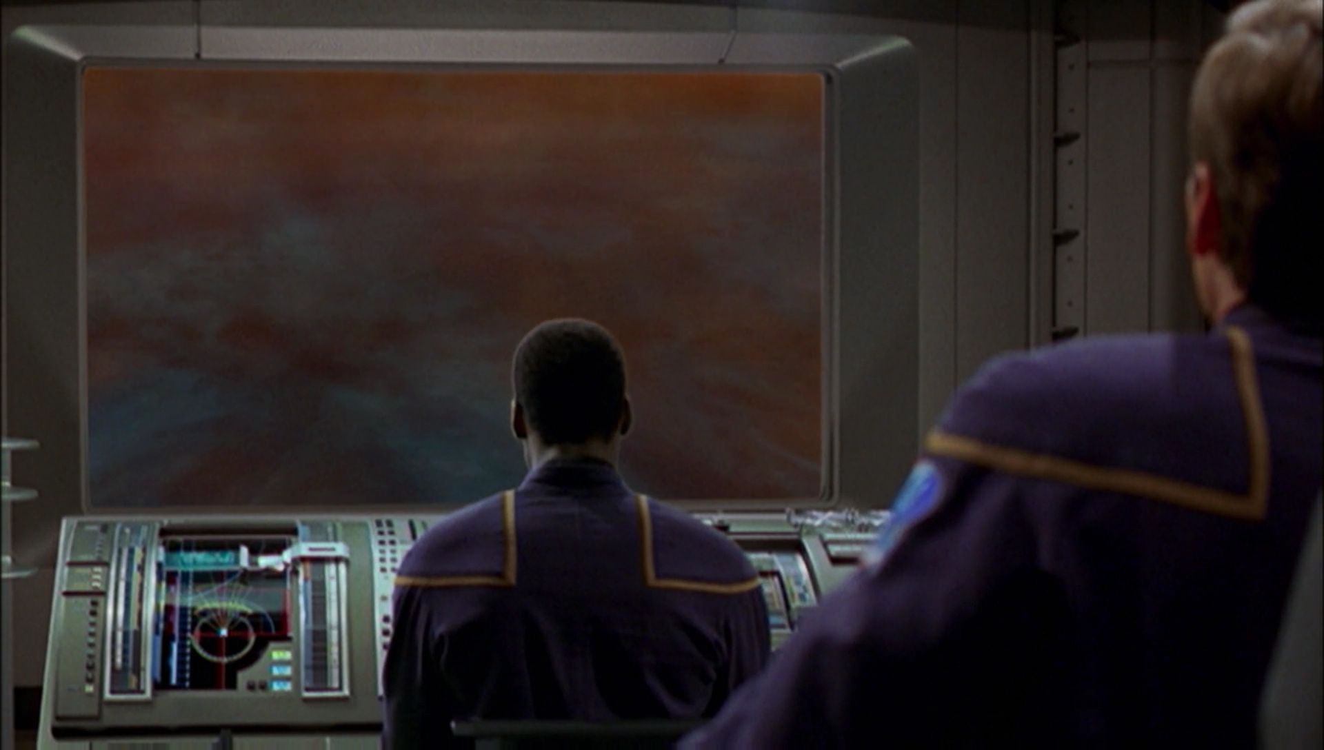 ariane179254_Enterprise_1x01-1x02_BrokenBow_4403.jpg