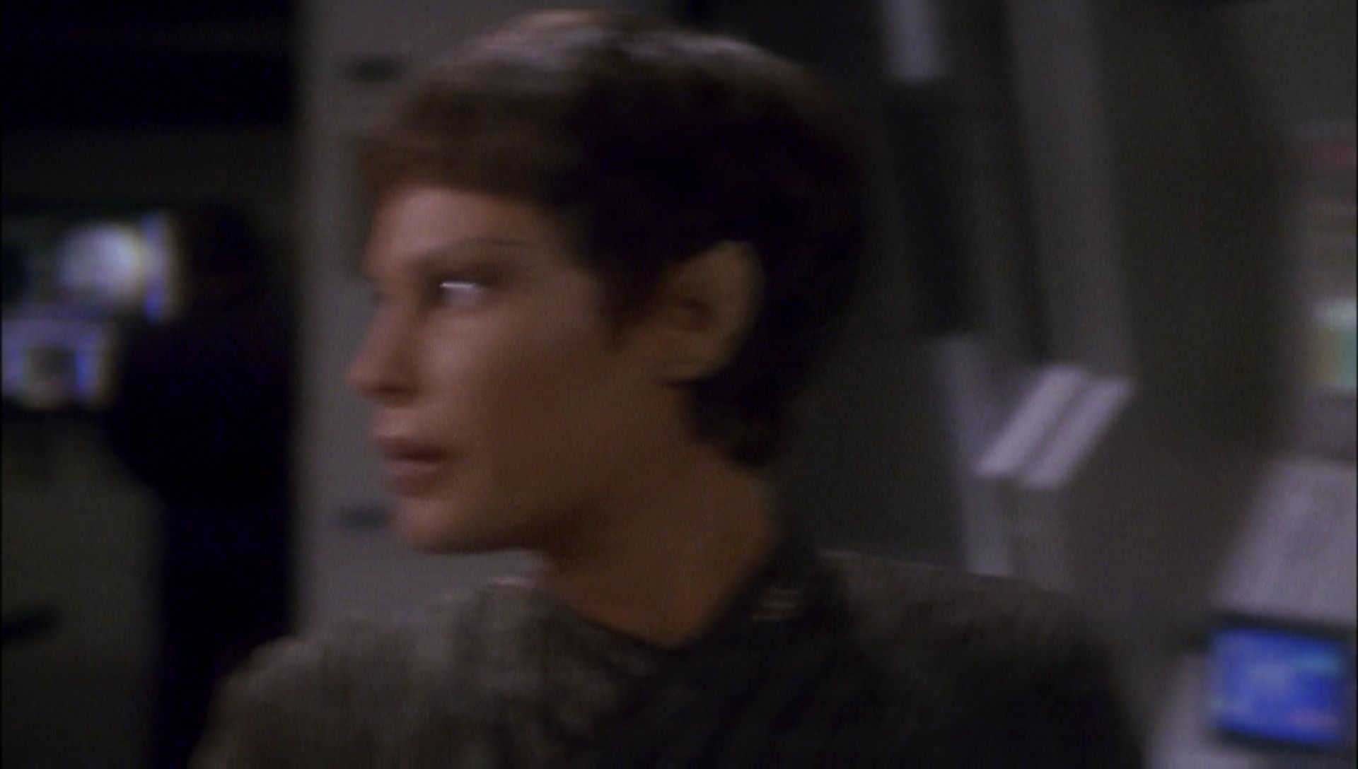 ariane179254_Enterprise_1x01-1x02_BrokenBow_4414.jpg