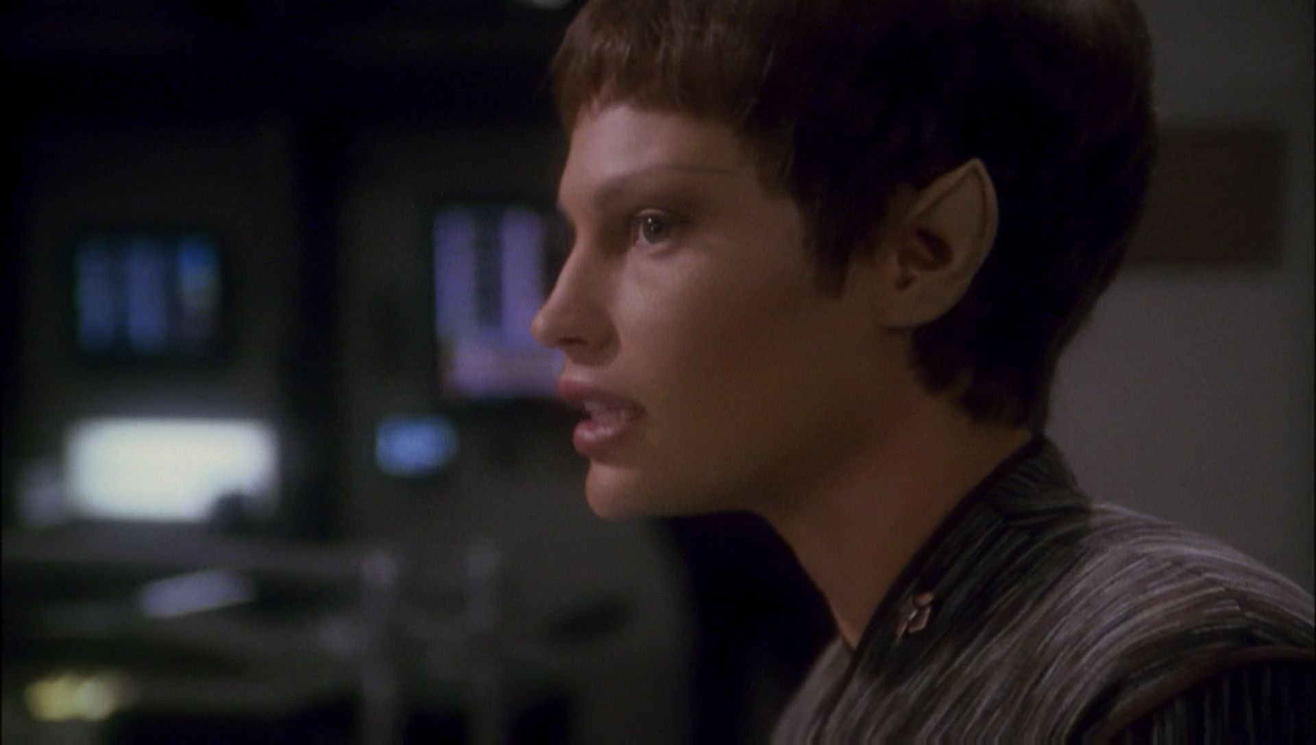 ariane179254_Enterprise_1x01-1x02_BrokenBow_4416.jpg
