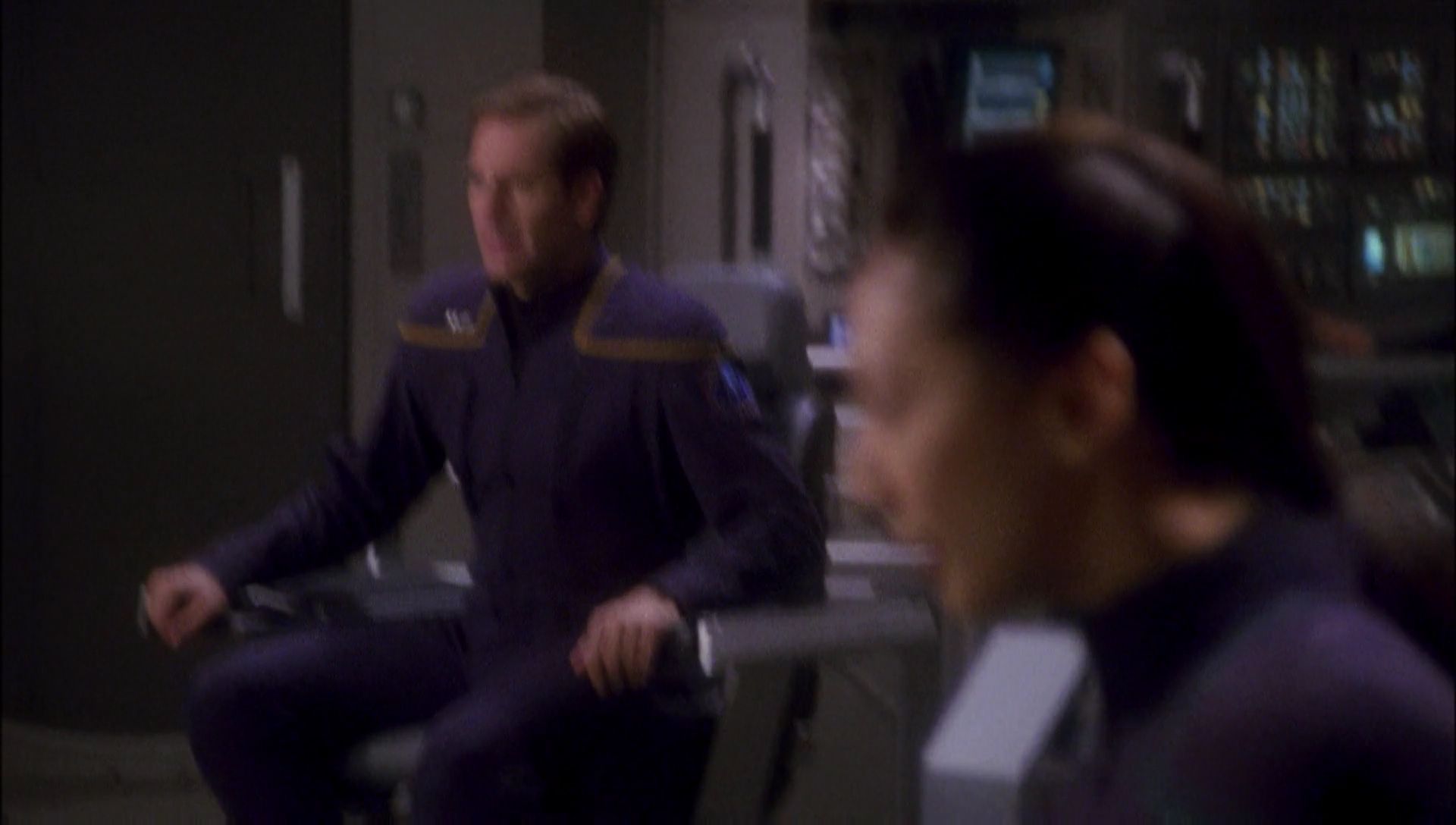 ariane179254_Enterprise_1x01-1x02_BrokenBow_4418.jpg