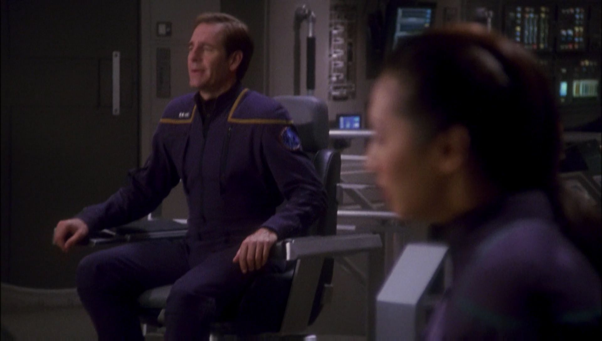 ariane179254_Enterprise_1x01-1x02_BrokenBow_4424.jpg