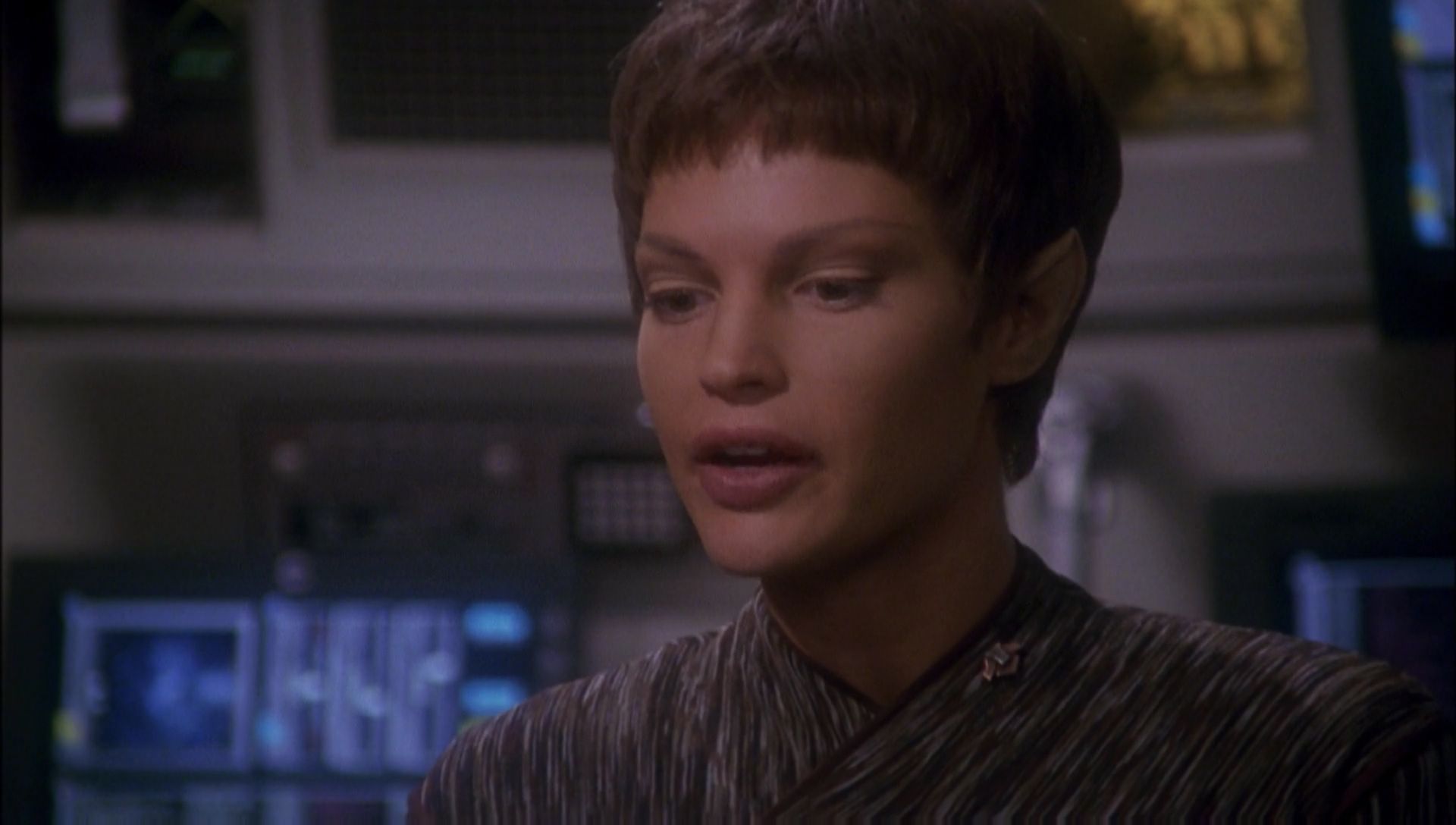 ariane179254_Enterprise_1x01-1x02_BrokenBow_4437.jpg