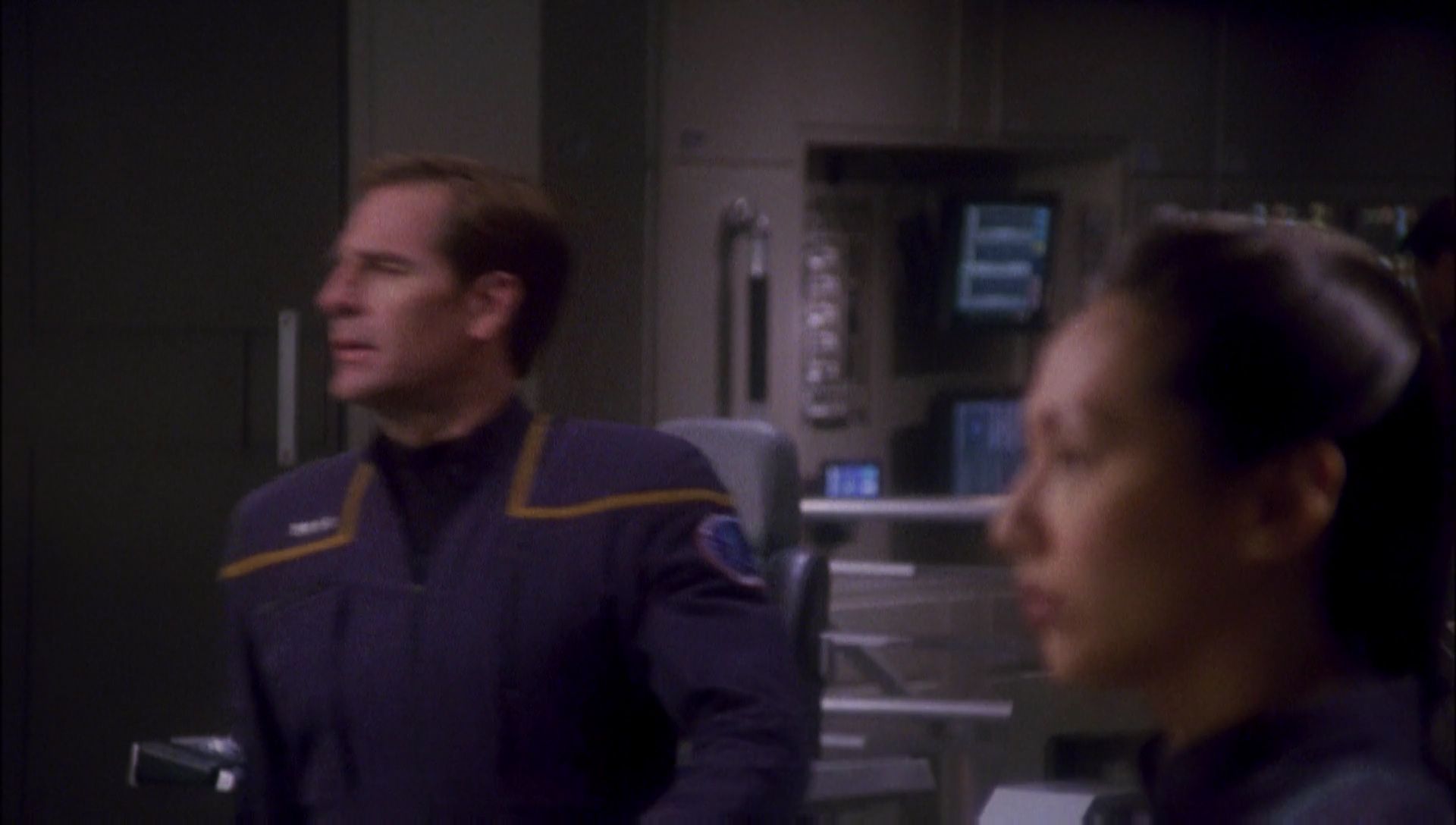 ariane179254_Enterprise_1x01-1x02_BrokenBow_4443.jpg