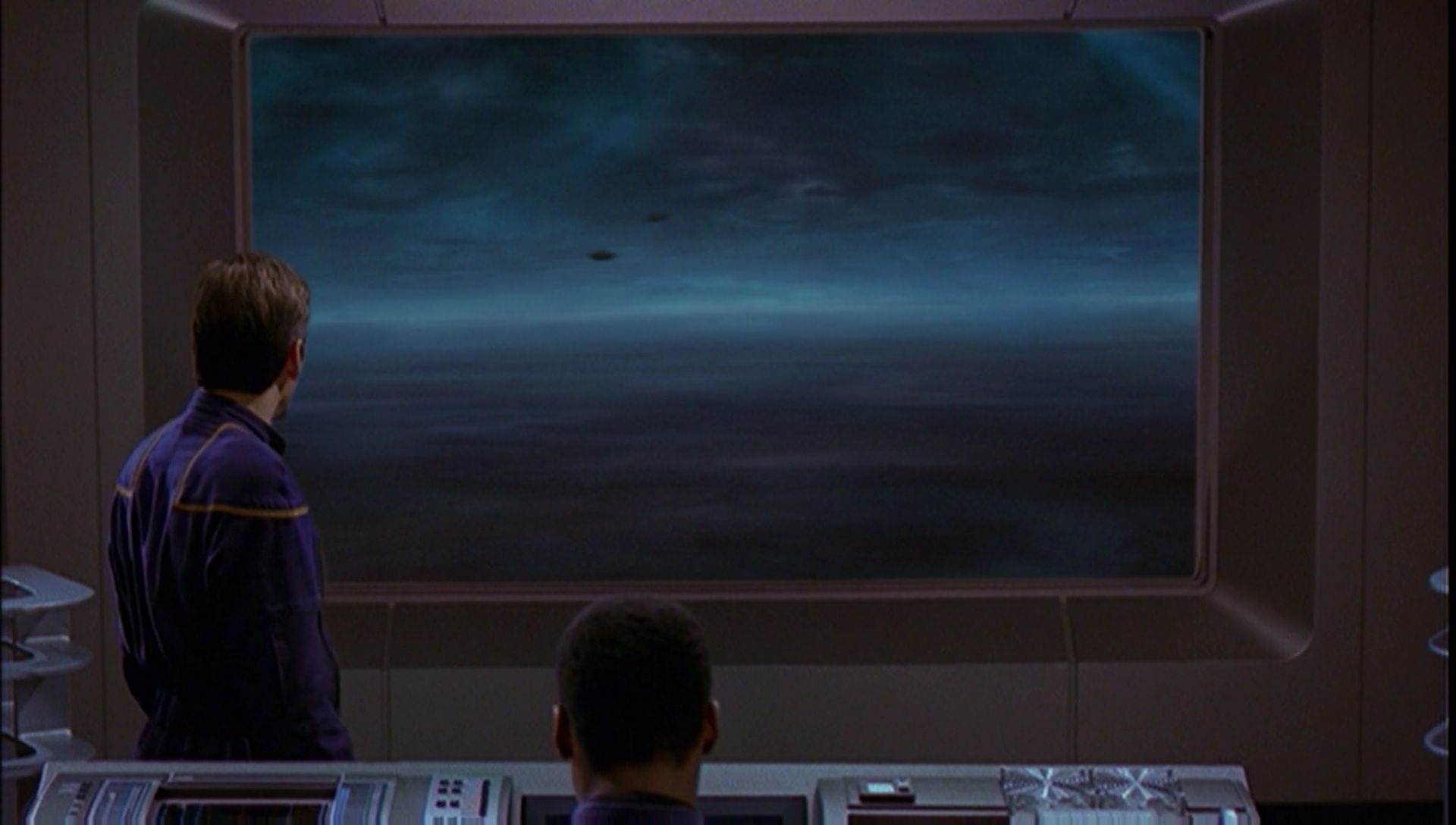 ariane179254_Enterprise_1x01-1x02_BrokenBow_4446.jpg