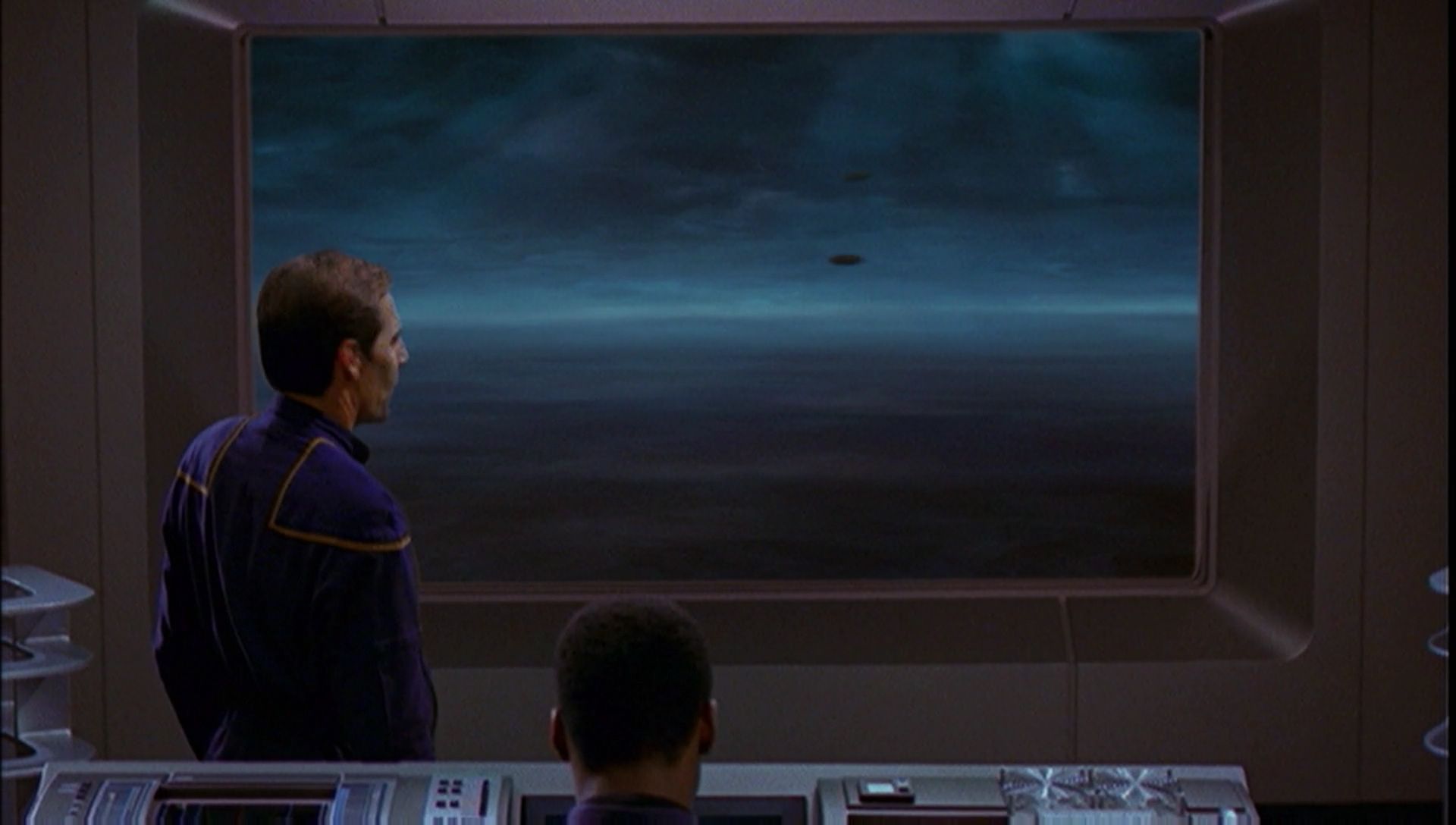 ariane179254_Enterprise_1x01-1x02_BrokenBow_4449.jpg