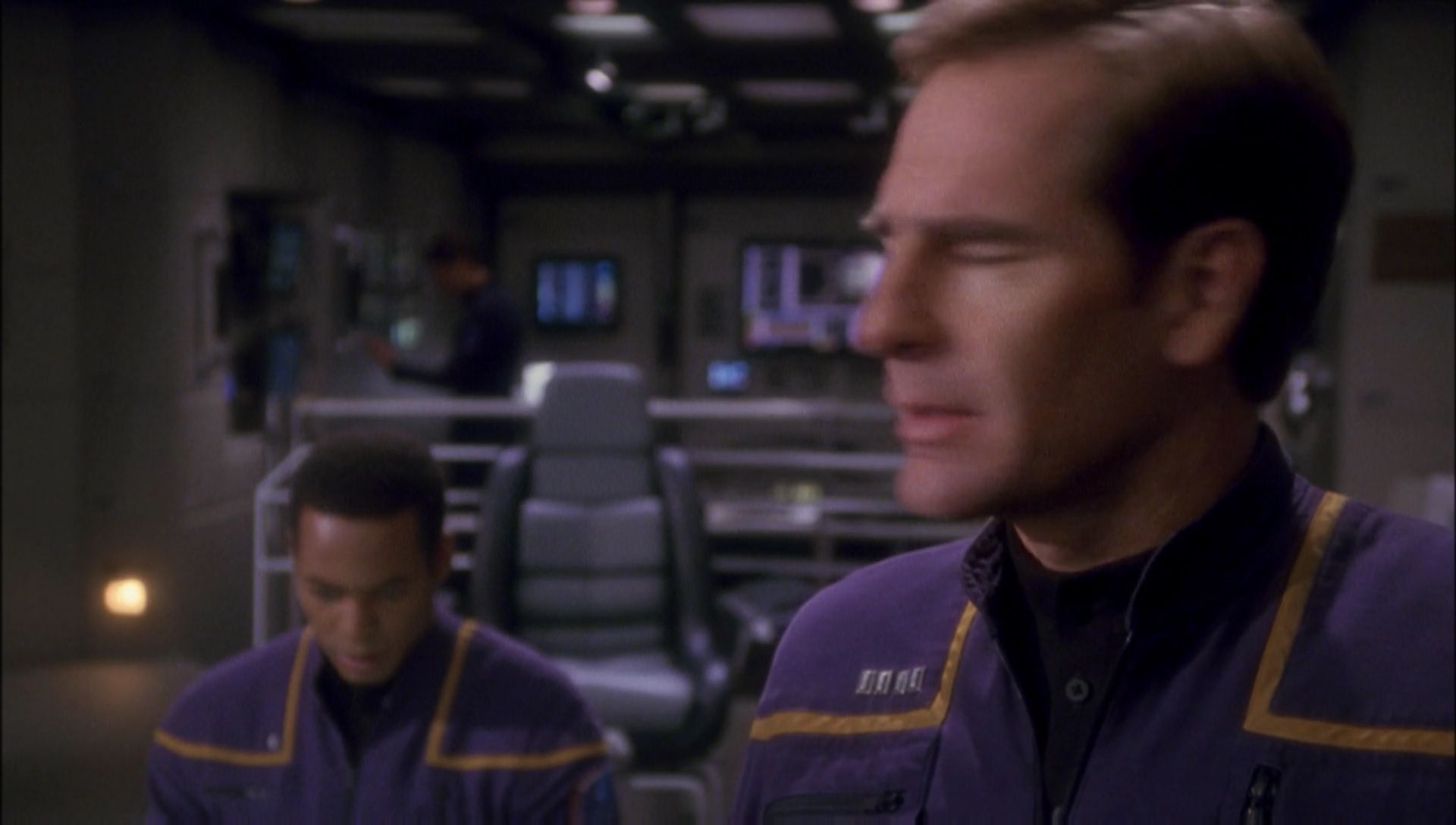 ariane179254_Enterprise_1x01-1x02_BrokenBow_4452.jpg