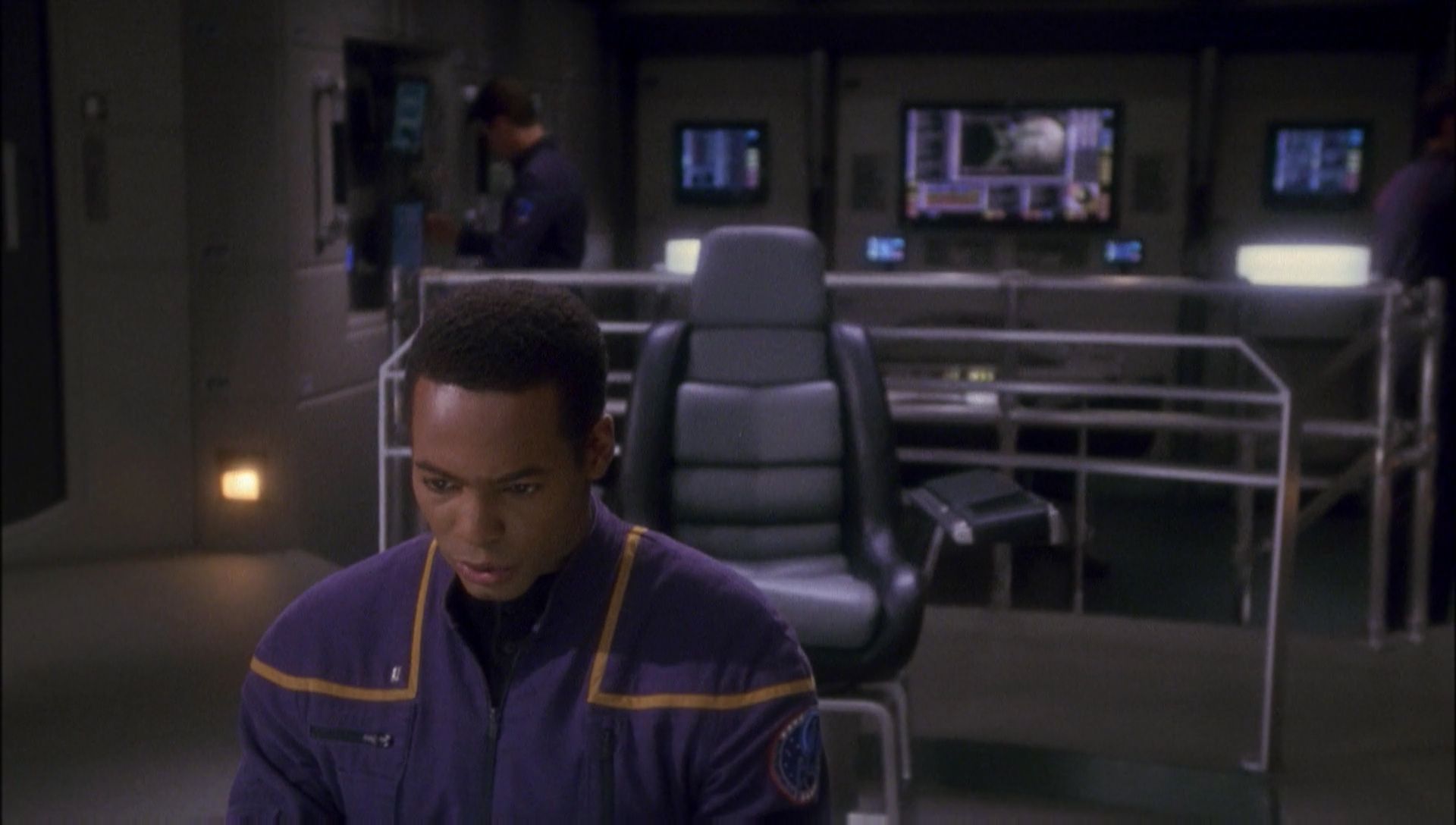 ariane179254_Enterprise_1x01-1x02_BrokenBow_4455.jpg