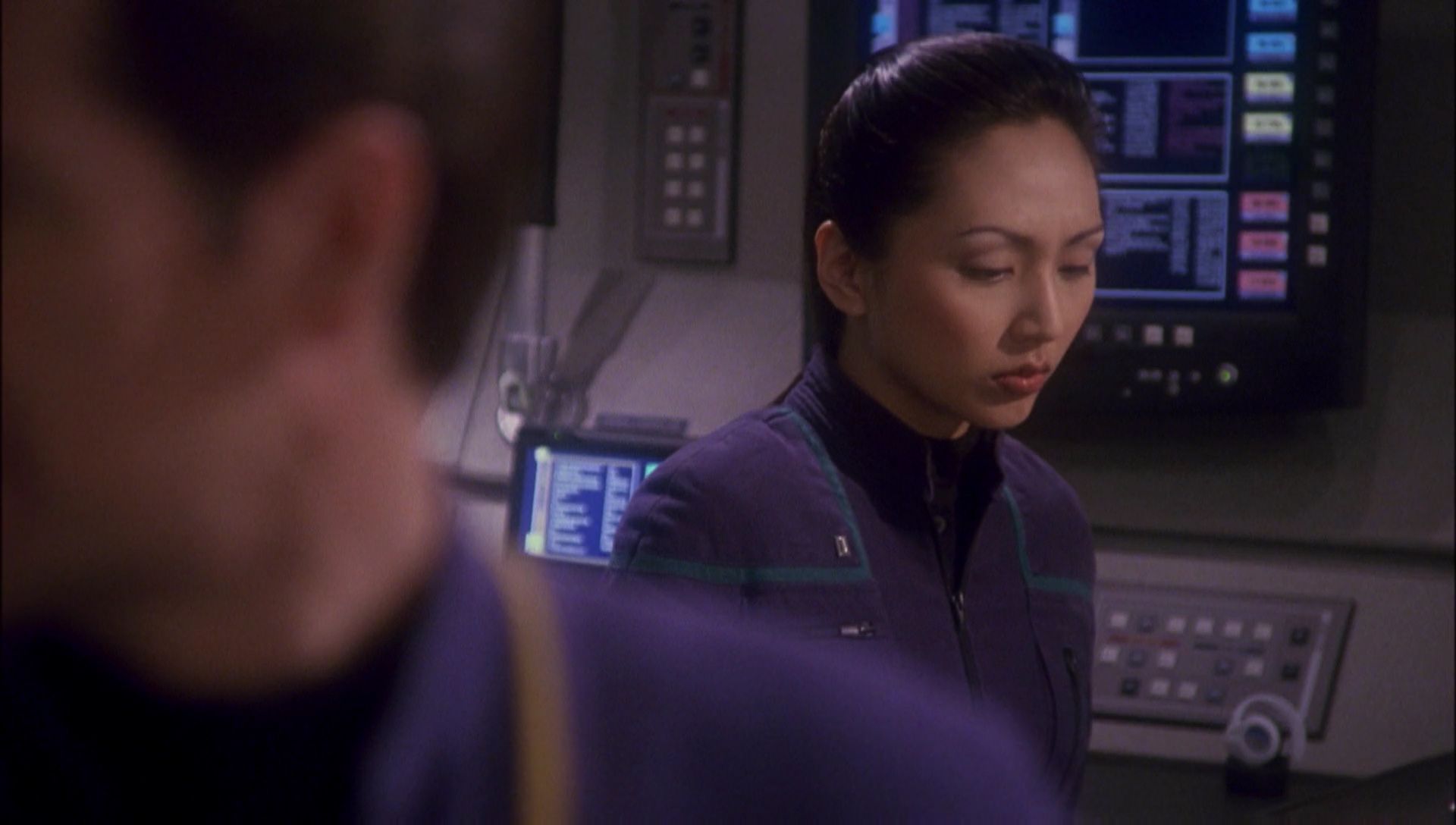 ariane179254_Enterprise_1x01-1x02_BrokenBow_4459.jpg