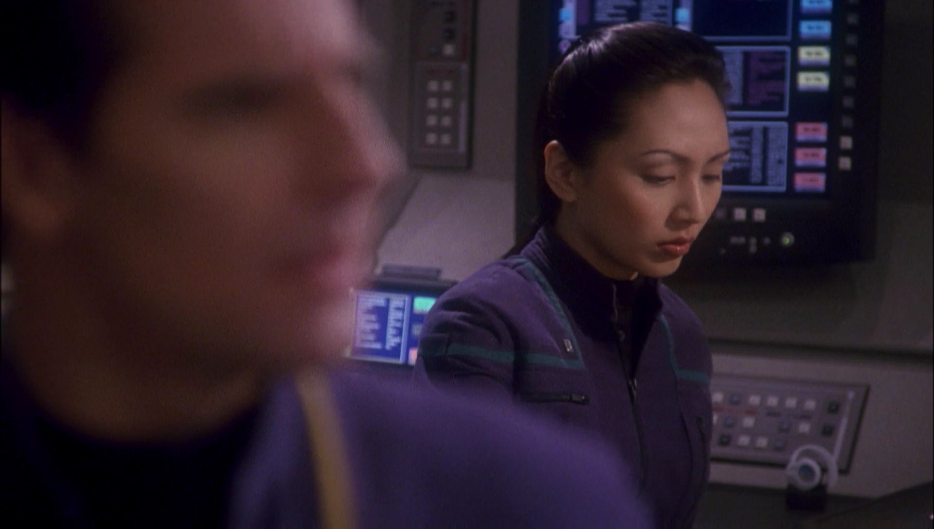ariane179254_Enterprise_1x01-1x02_BrokenBow_4460.jpg