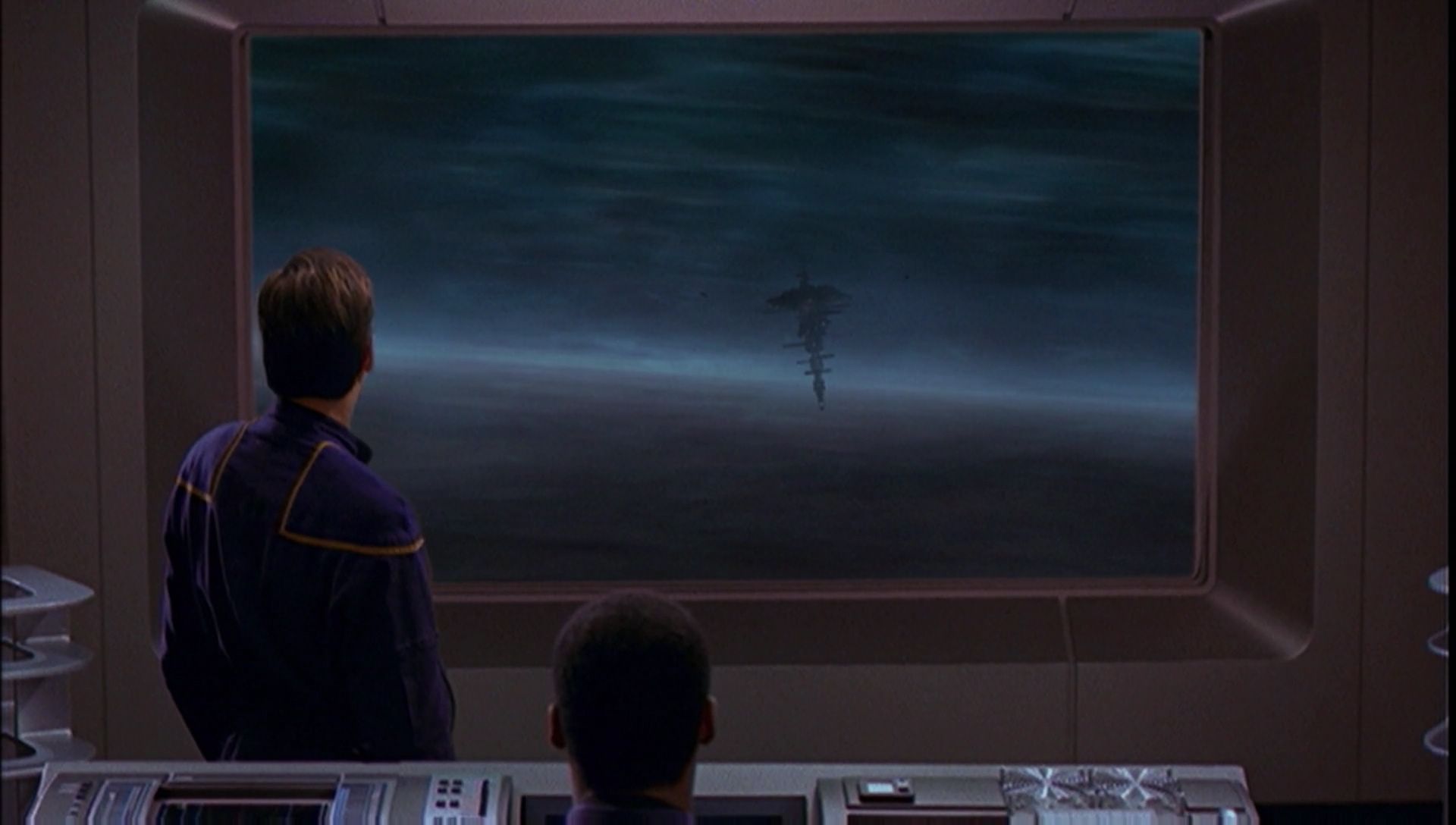ariane179254_Enterprise_1x01-1x02_BrokenBow_4463.jpg
