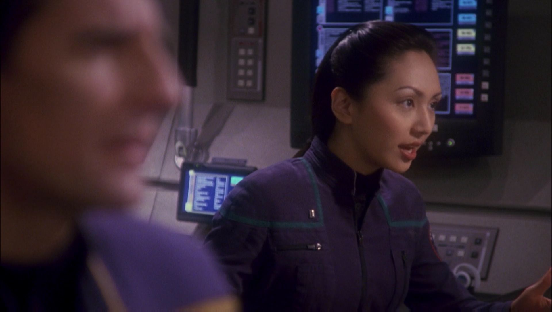 ariane179254_Enterprise_1x01-1x02_BrokenBow_4483.jpg