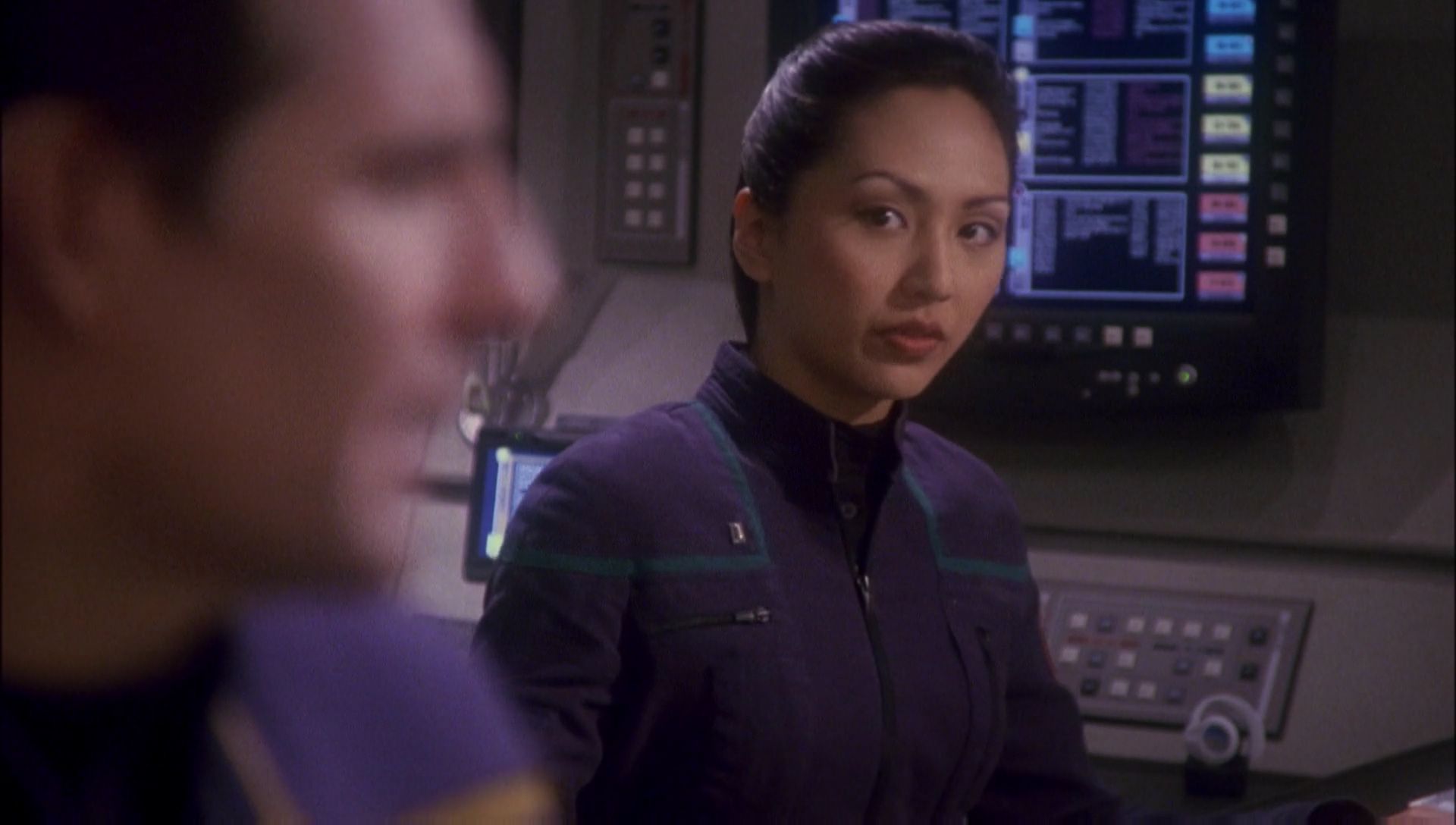 ariane179254_Enterprise_1x01-1x02_BrokenBow_4484.jpg