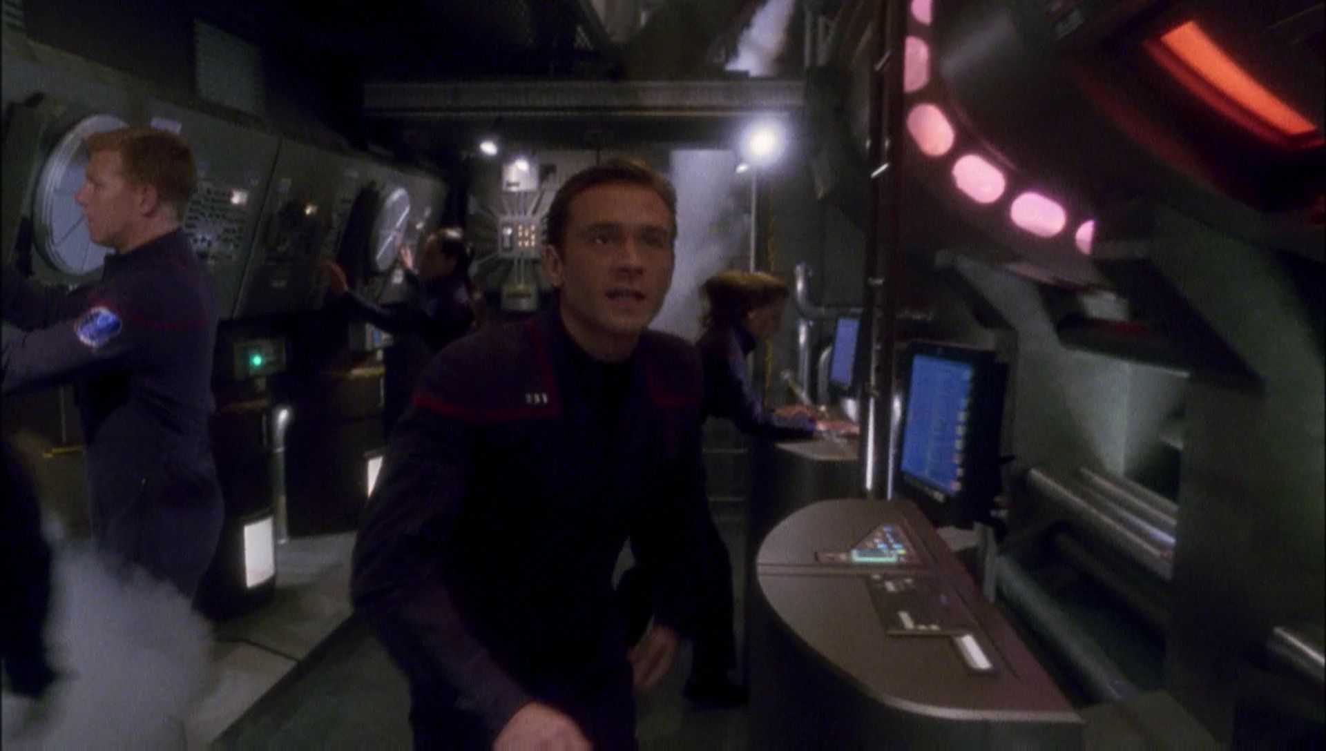 ariane179254_Enterprise_1x01-1x02_BrokenBow_4492.jpg