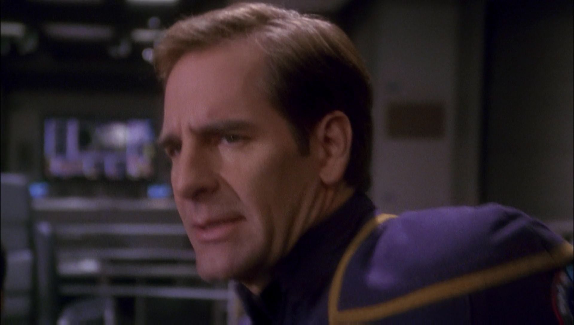 ariane179254_Enterprise_1x01-1x02_BrokenBow_4503.jpg
