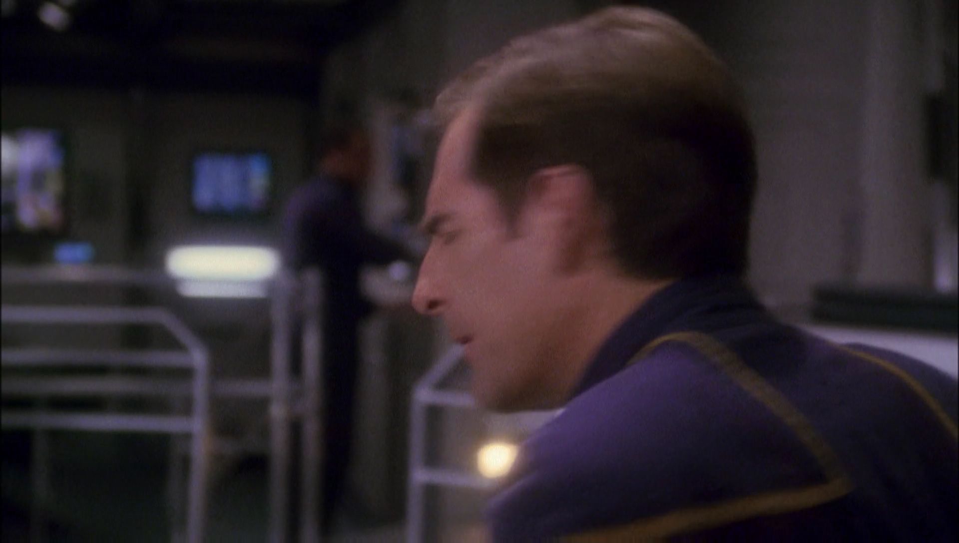 ariane179254_Enterprise_1x01-1x02_BrokenBow_4504.jpg