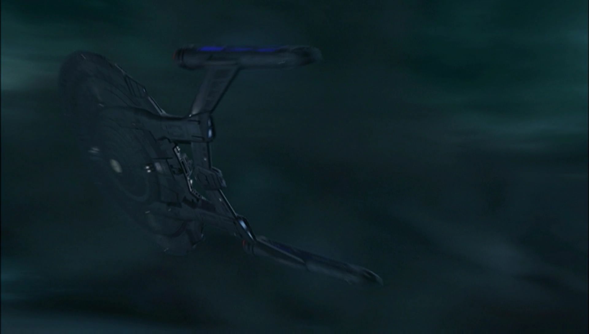 ariane179254_Enterprise_1x01-1x02_BrokenBow_4508.jpg