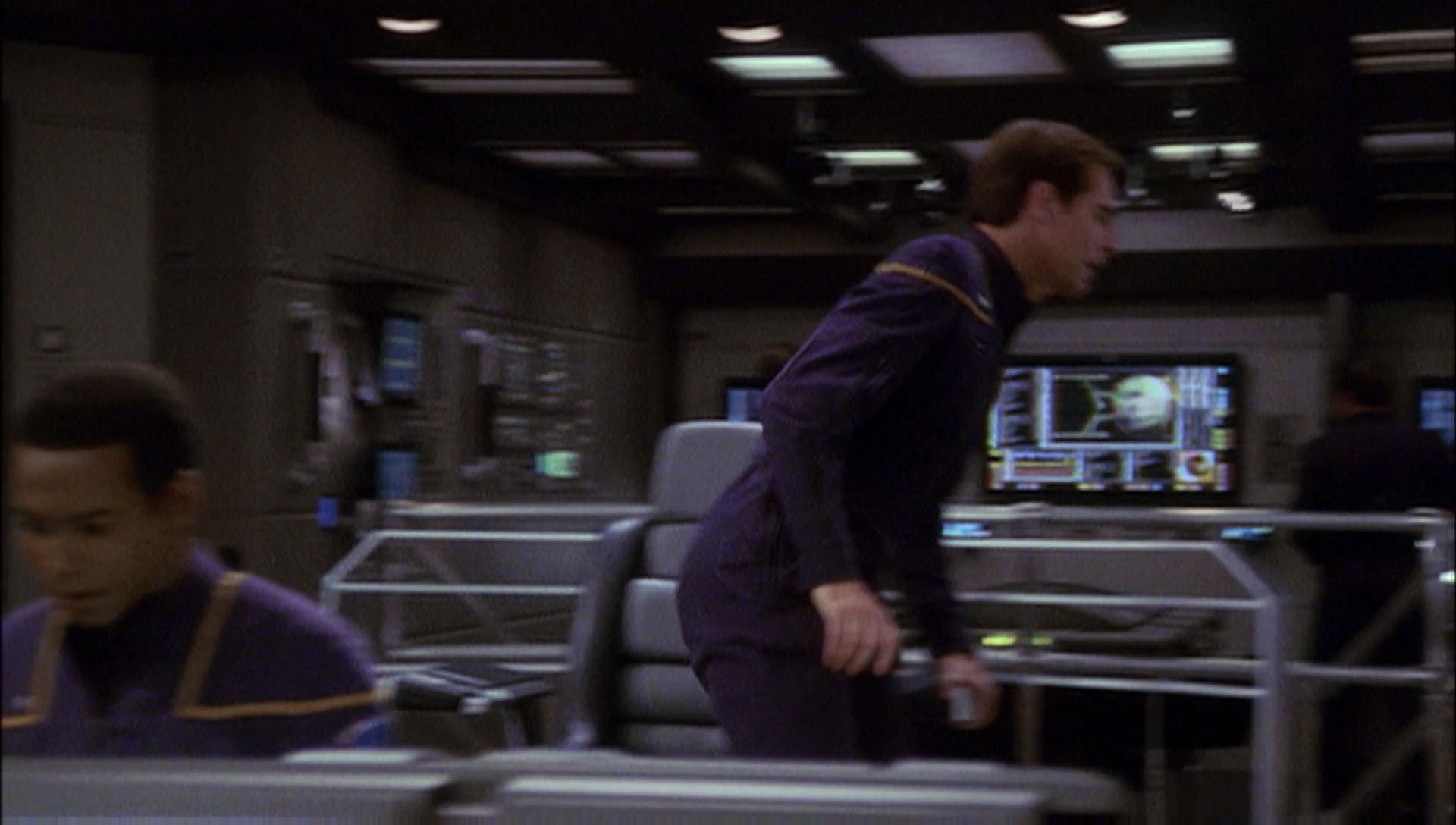 ariane179254_Enterprise_1x01-1x02_BrokenBow_4517.jpg