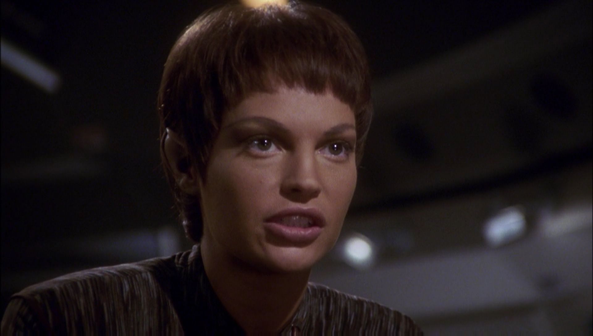 ariane179254_Enterprise_1x01-1x02_BrokenBow_4539.jpg