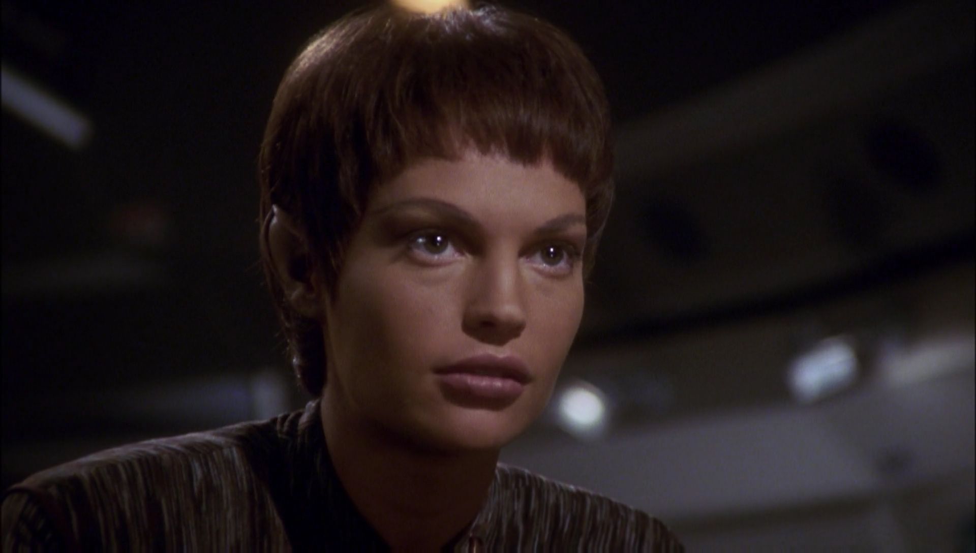 ariane179254_Enterprise_1x01-1x02_BrokenBow_4540.jpg