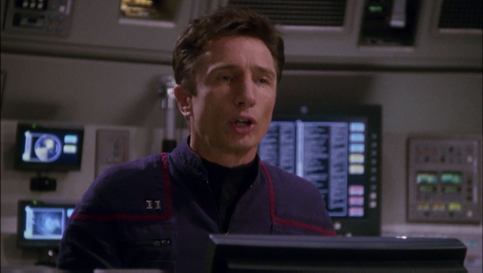 ariane179254_Enterprise_1x01-1x02_BrokenBow_4546.jpg