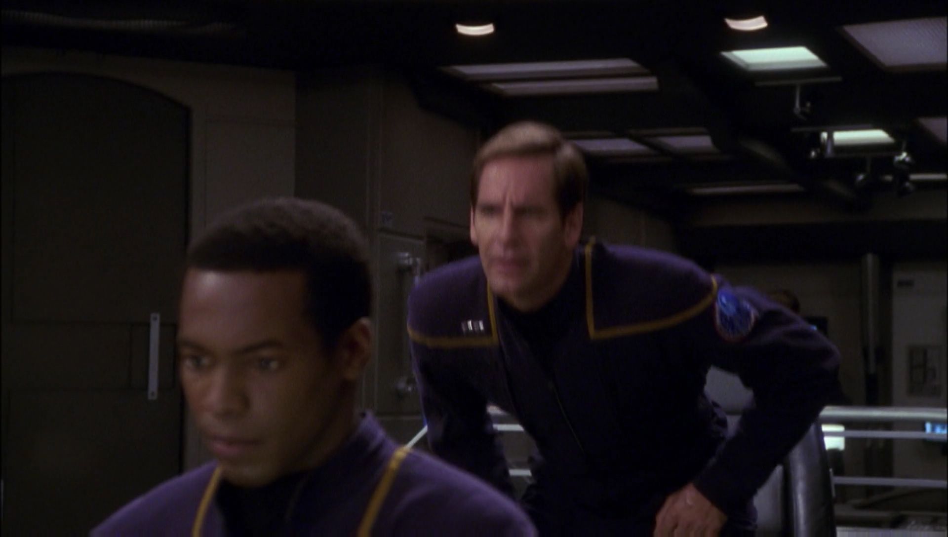 ariane179254_Enterprise_1x01-1x02_BrokenBow_4564.jpg