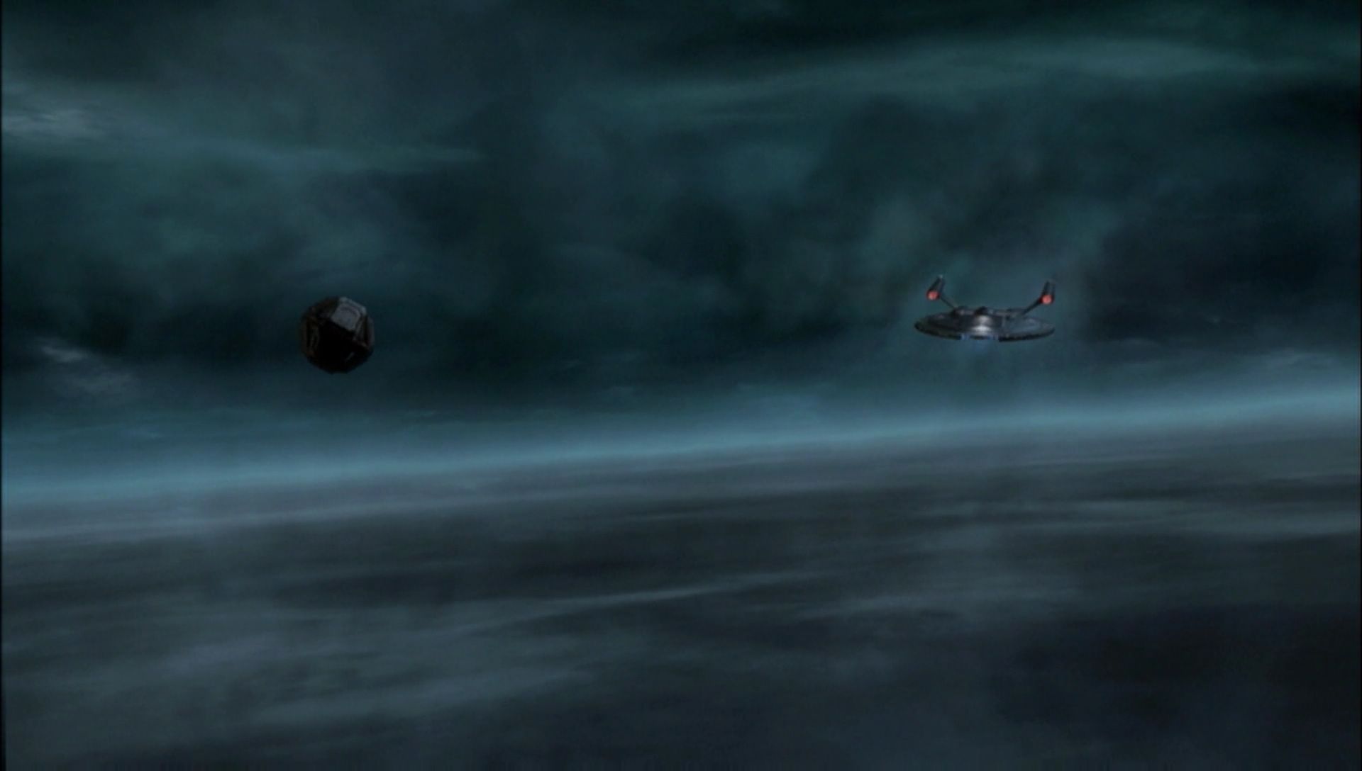 ariane179254_Enterprise_1x01-1x02_BrokenBow_4570.jpg