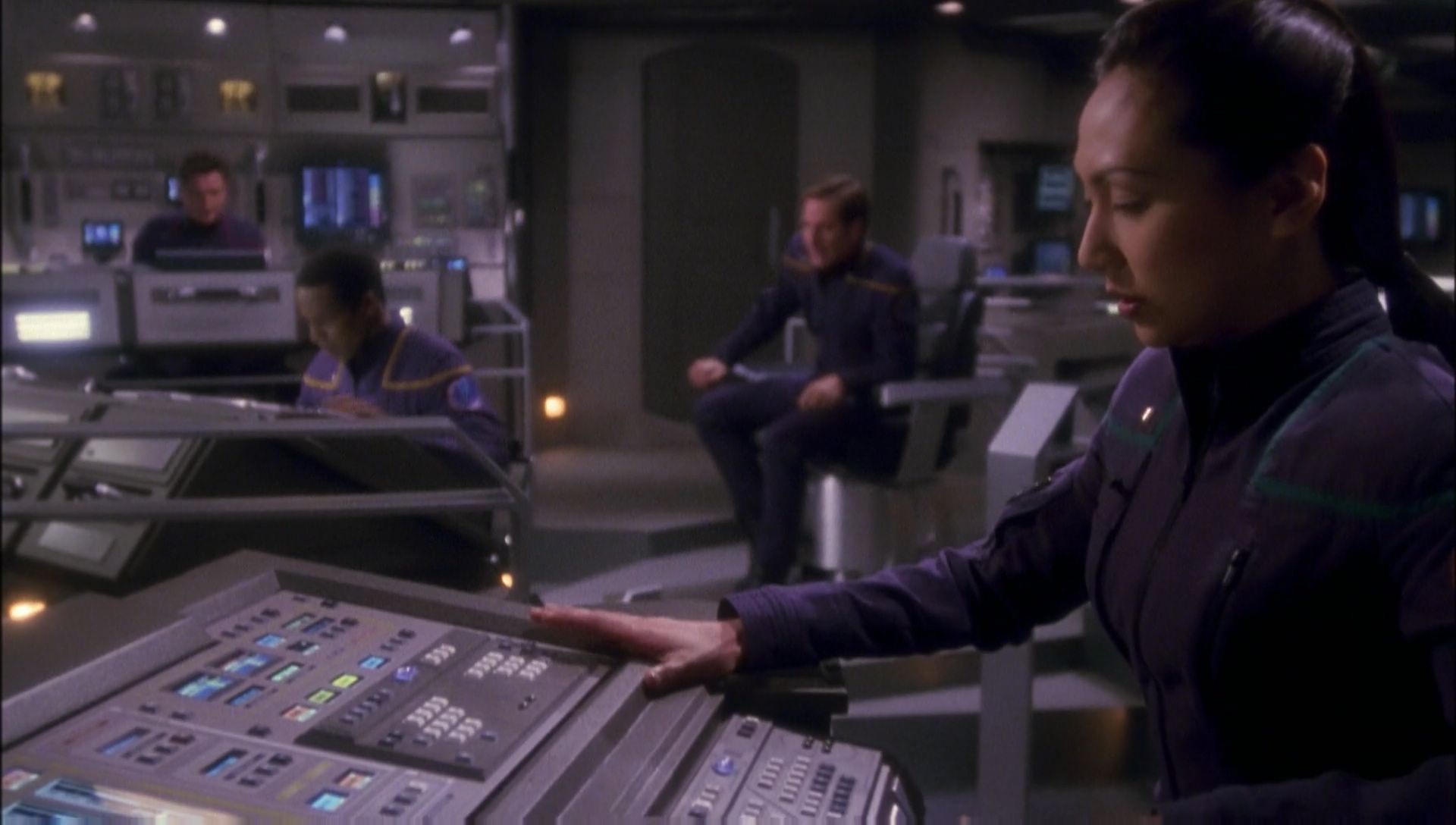 ariane179254_Enterprise_1x01-1x02_BrokenBow_4582.jpg