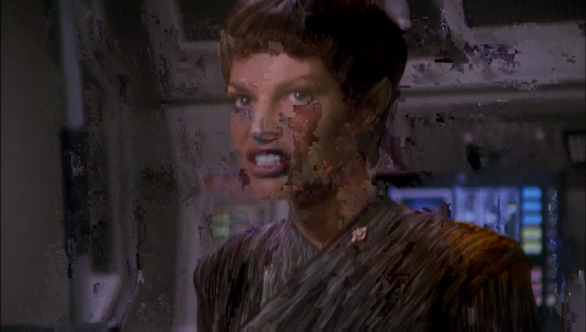 ariane179254_Enterprise_1x01-1x02_BrokenBow_4595.jpg