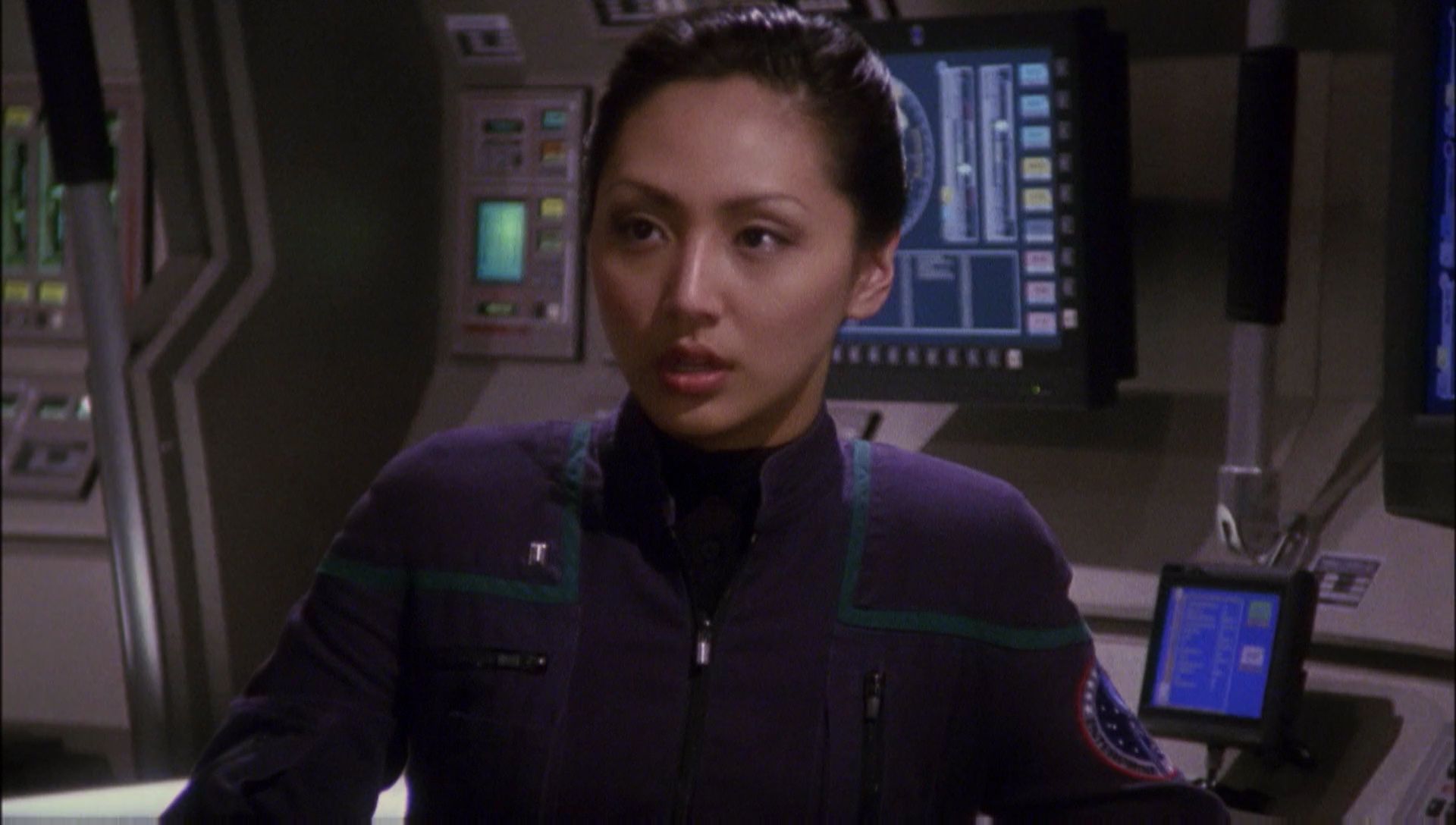 ariane179254_Enterprise_1x01-1x02_BrokenBow_4606.jpg