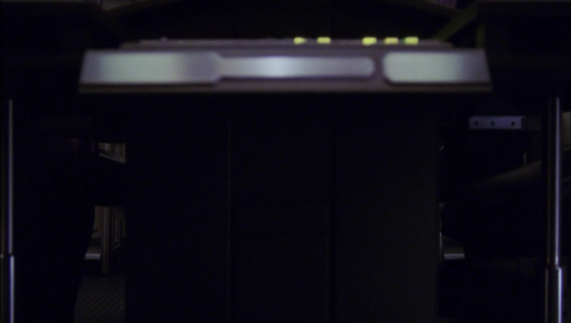 ariane179254_Enterprise_1x01-1x02_BrokenBow_4636.jpg