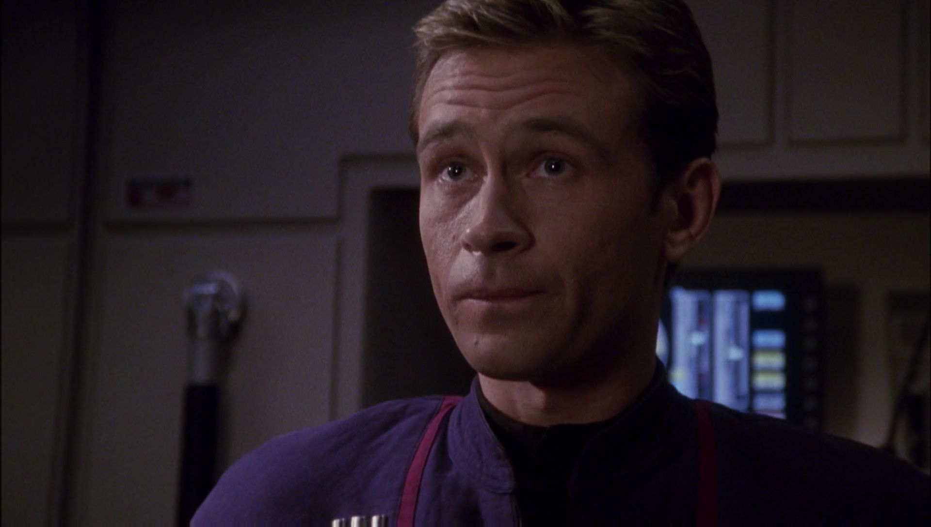 ariane179254_Enterprise_1x01-1x02_BrokenBow_4653.jpg