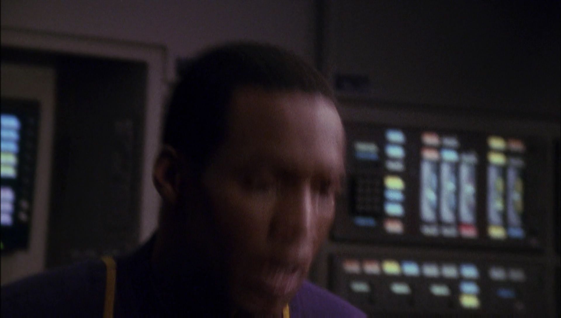ariane179254_Enterprise_1x01-1x02_BrokenBow_4654.jpg