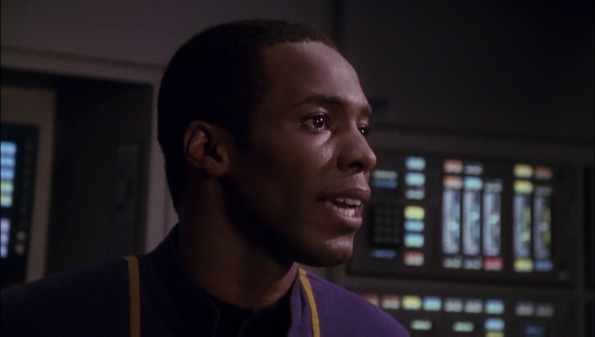 ariane179254_Enterprise_1x01-1x02_BrokenBow_4655.jpg