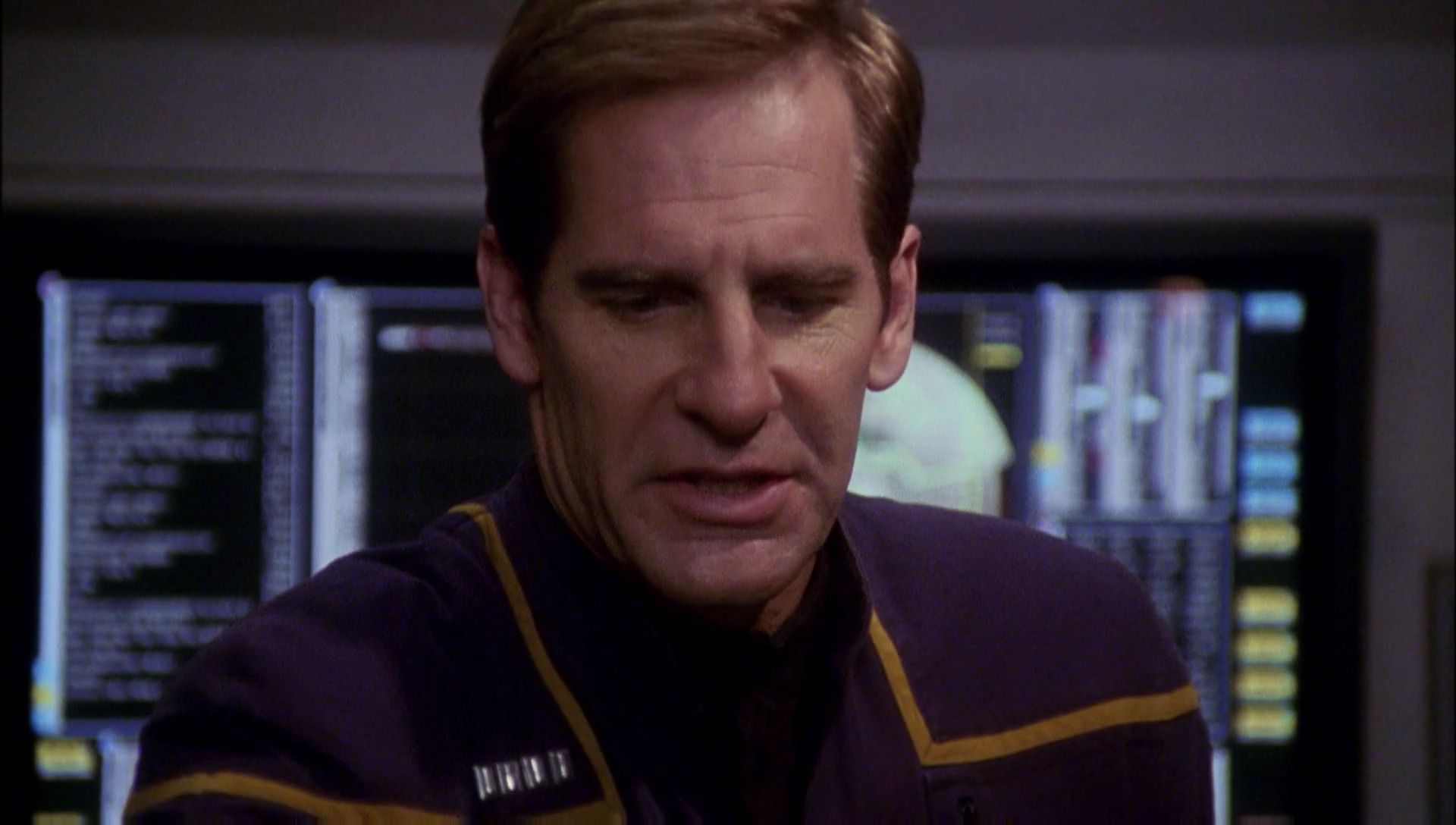 ariane179254_Enterprise_1x01-1x02_BrokenBow_4658.jpg
