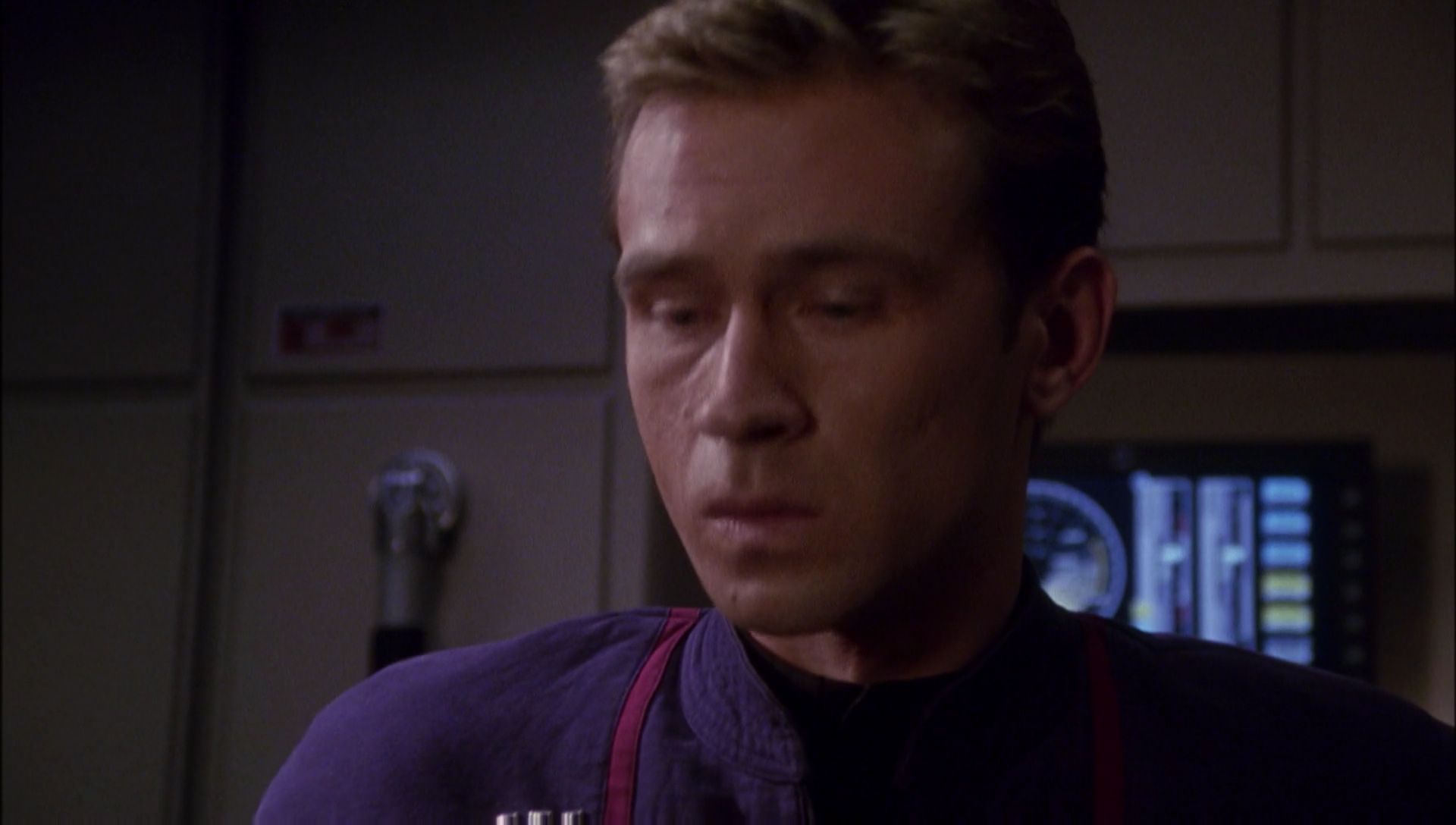 ariane179254_Enterprise_1x01-1x02_BrokenBow_4667.jpg