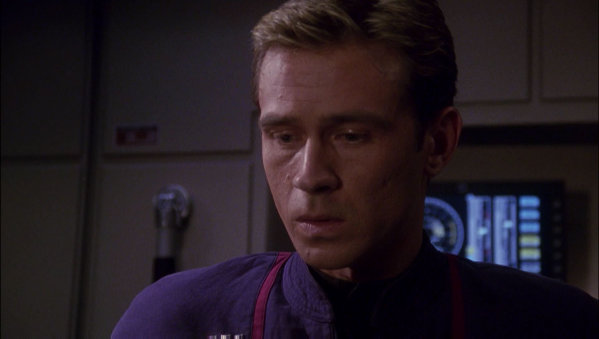 ariane179254_Enterprise_1x01-1x02_BrokenBow_4668.jpg