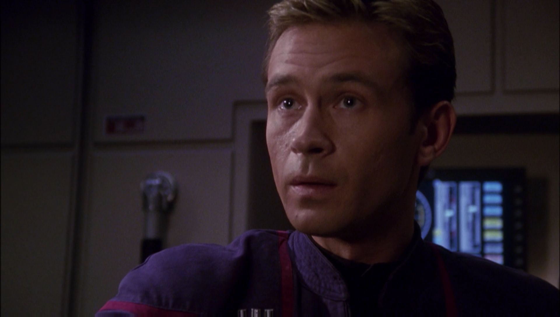 ariane179254_Enterprise_1x01-1x02_BrokenBow_4684.jpg