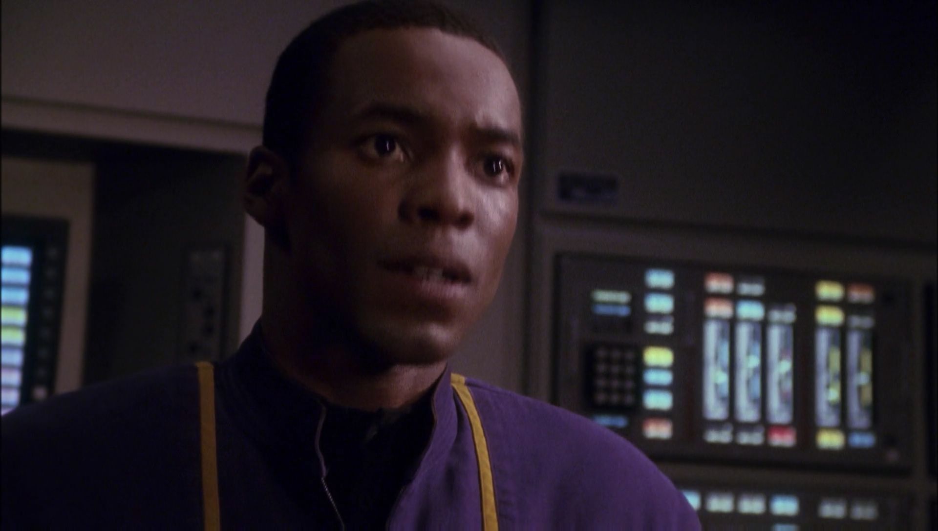 ariane179254_Enterprise_1x01-1x02_BrokenBow_4686.jpg