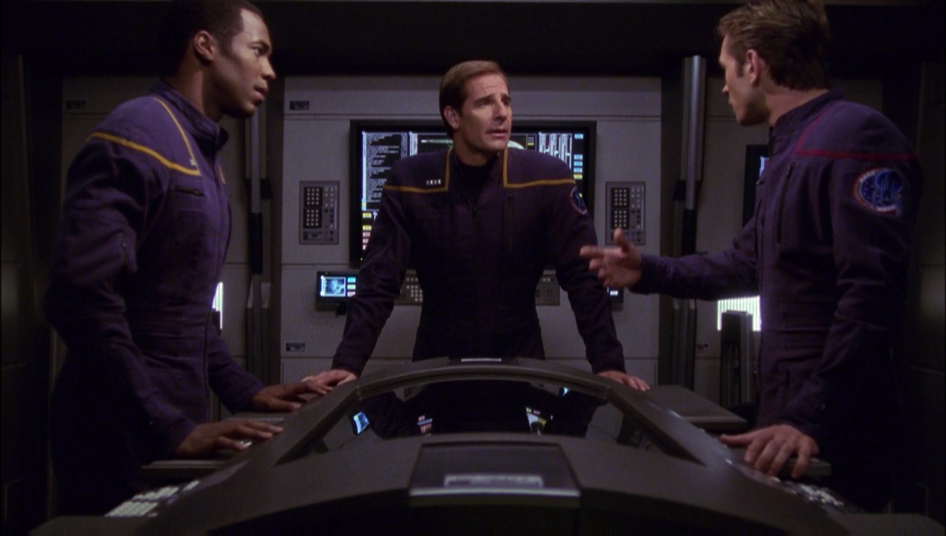ariane179254_Enterprise_1x01-1x02_BrokenBow_4705.jpg