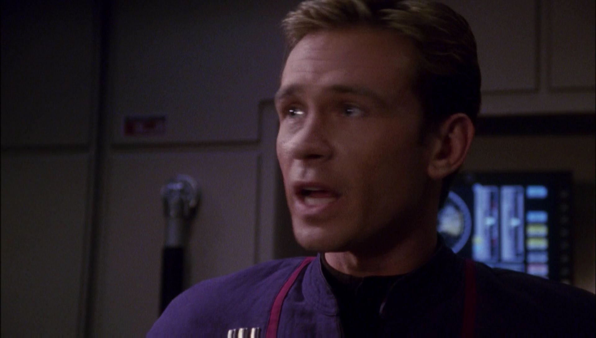 ariane179254_Enterprise_1x01-1x02_BrokenBow_4707.jpg