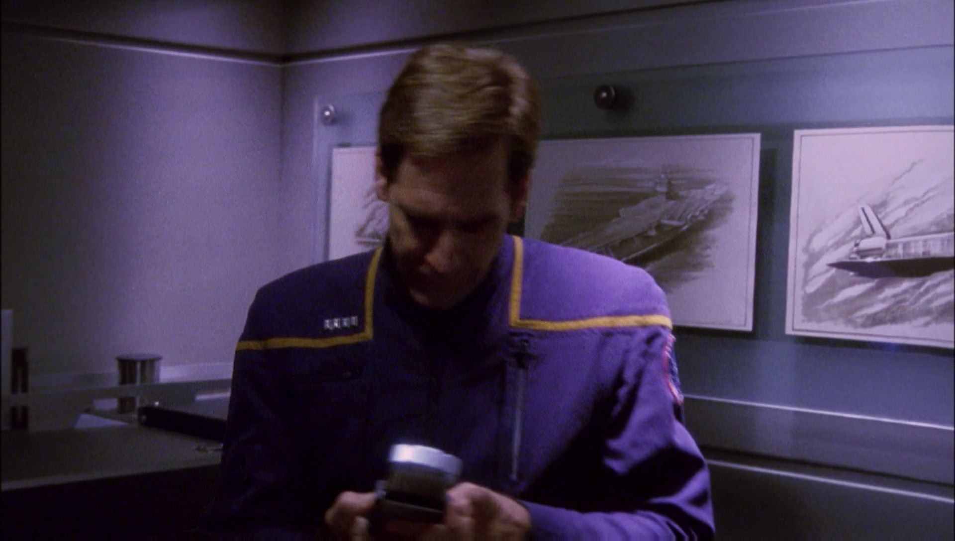 ariane179254_Enterprise_1x01-1x02_BrokenBow_4736.jpg